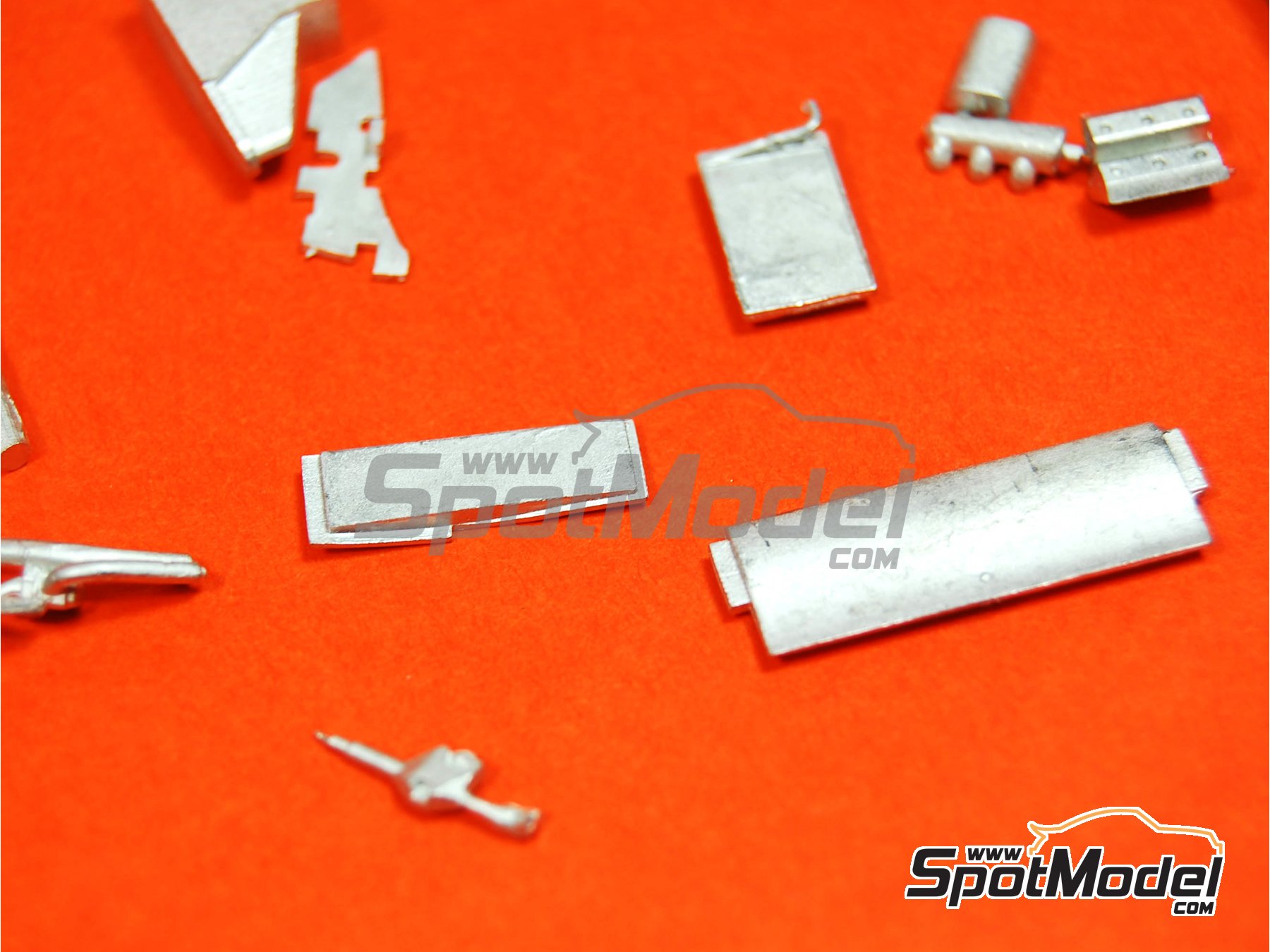 Image 23: McLaren Honda MP4/4 Equipo McLaren Racing Limited patrocinado por Marlboro - Gran Premio de F&oacute;rmula 1 de Jap&oacute;n 1988 | Maqueta de coche en escala&nbsp;1/43 fabricado por Tameo Kits (ref.&nbsp;WCT088)