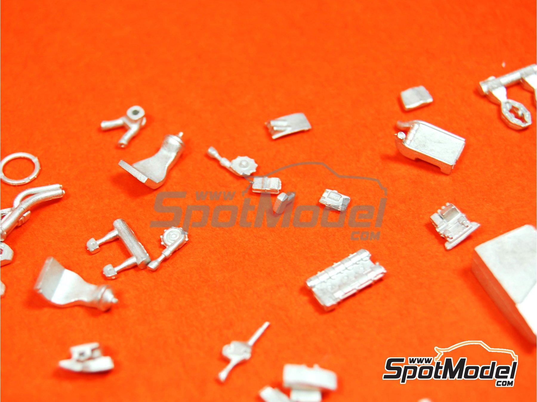 Image 25: McLaren Honda MP4/4 Equipo McLaren Racing Limited patrocinado por Marlboro - Gran Premio de F&oacute;rmula 1 de Jap&oacute;n 1988 | Maqueta de coche en escala&nbsp;1/43 fabricado por Tameo Kits (ref.&nbsp;WCT088)