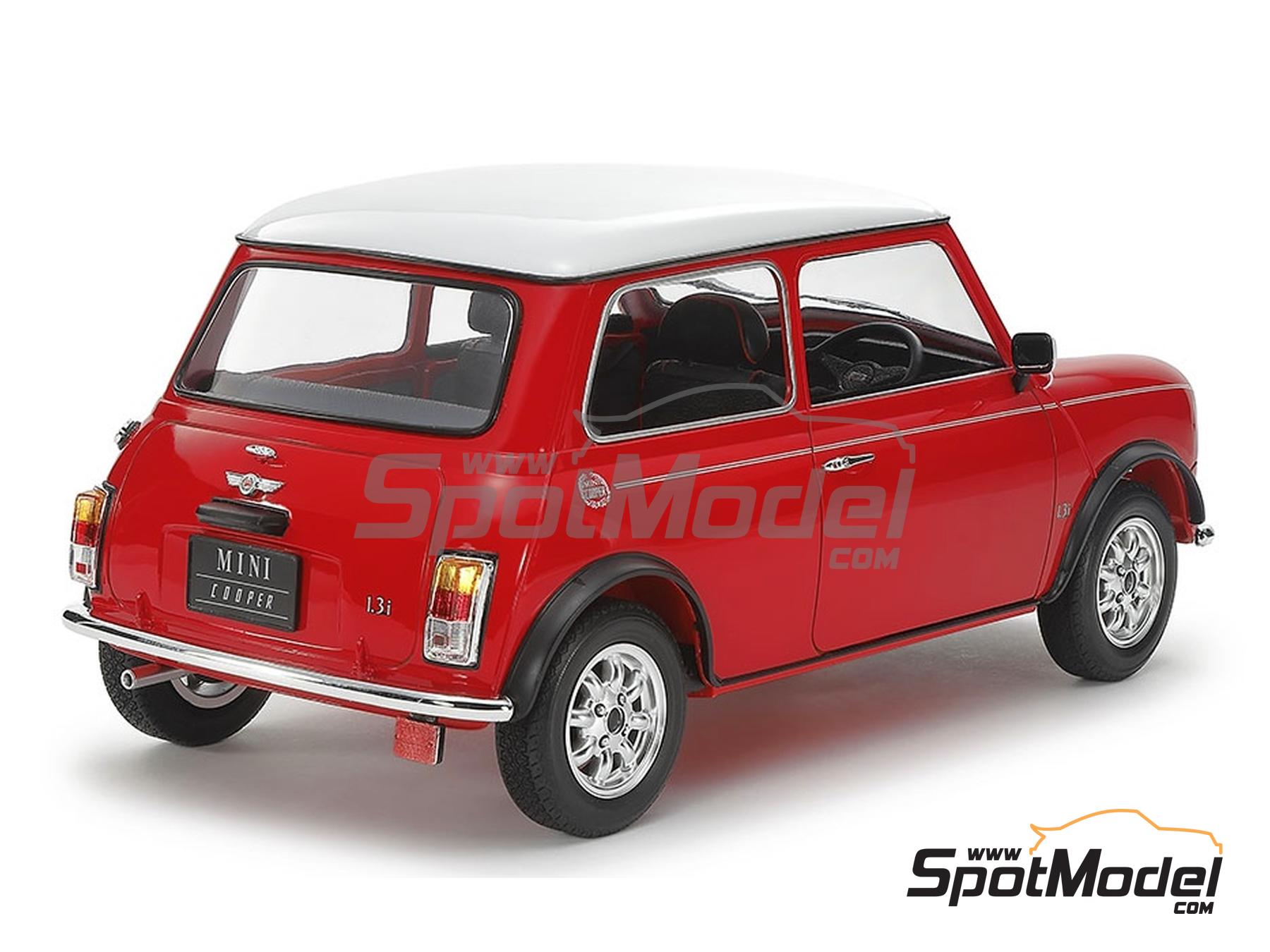 Tamiya 12031: Car scale model kit 1/12 scale - Rover Mini Cooper