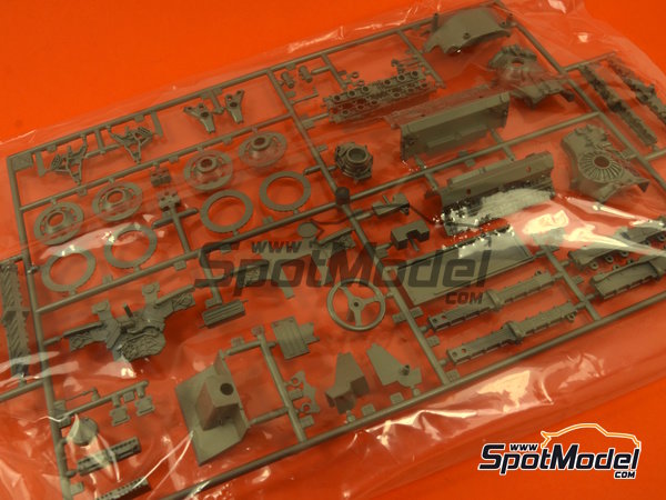 Image 13: Honda RA273 Equipo Honda Racing - Campeonato del Mundo de F1 1966 y 1967 | Maqueta de coche en escala&nbsp;1/12 fabricado por Tamiya (ref.&nbsp;TAM12032, tambien 4950344963614 y 12032)