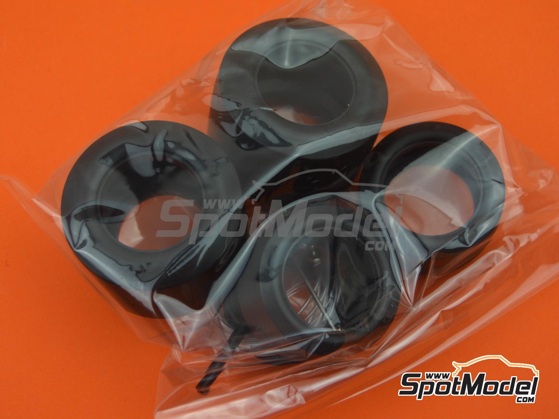 Image 5: Lotus Ford Type 72D John Player Team Lotus Team - British Formula 1 Grand Prix, Italian Formula 1 Grand Prix 1972 | Car scale model kit in 1/12 scale manufactured by Tamiya (ref. TAM12046, also 4950344120468 and 12046)