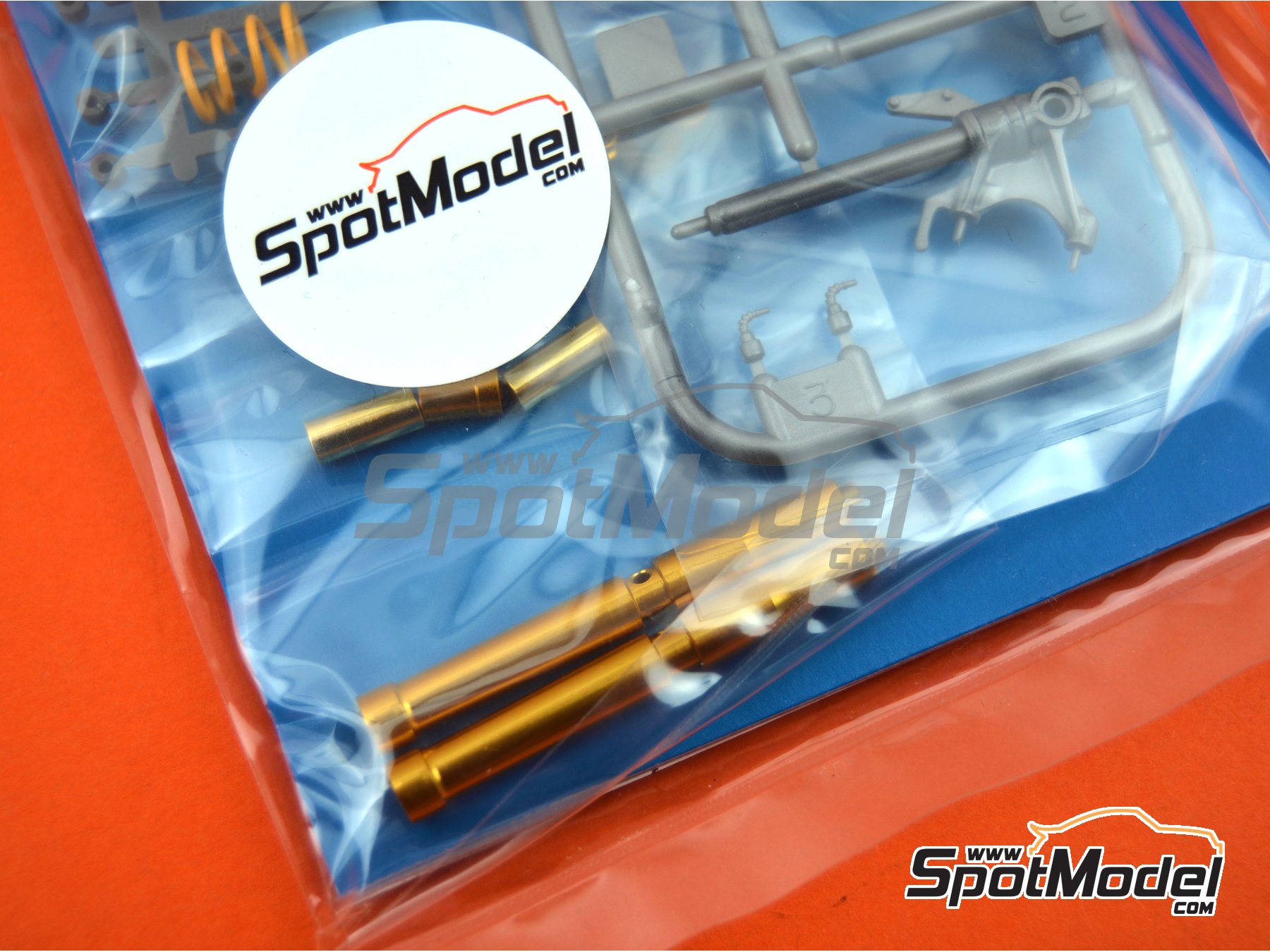 Image 4: Yamaha YZF-R1M | Front fork set in 1/12 scale manufactured by Tamiya (ref.&nbsp;TAM12684, also 4950344126842 and 12684)