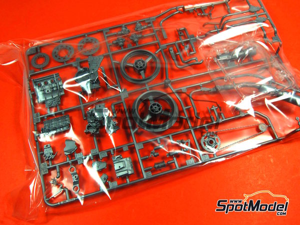 Image 2: Yamaha YZF-R1 Exup Deltabox II | Motorbike scale model kit in 1/12 scale manufactured by Tamiya (ref. TAM14073, also 4950344995073 and 14073)