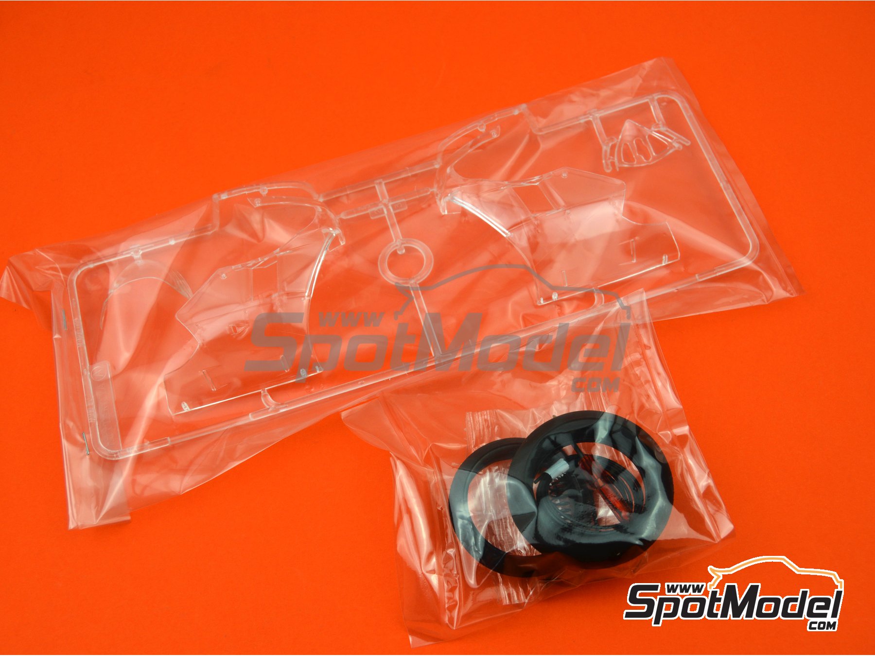 Image 1: Honda NSR500 Equipo HRC Honda Racing Corporation - Campeonato Japon&eacute;s de Motociclismo 500cc 1986 | Maqueta de moto en escala&nbsp;1/12 fabricado por Tamiya (ref.&nbsp;TAM14099, tambien 4950344996001 y 14099)