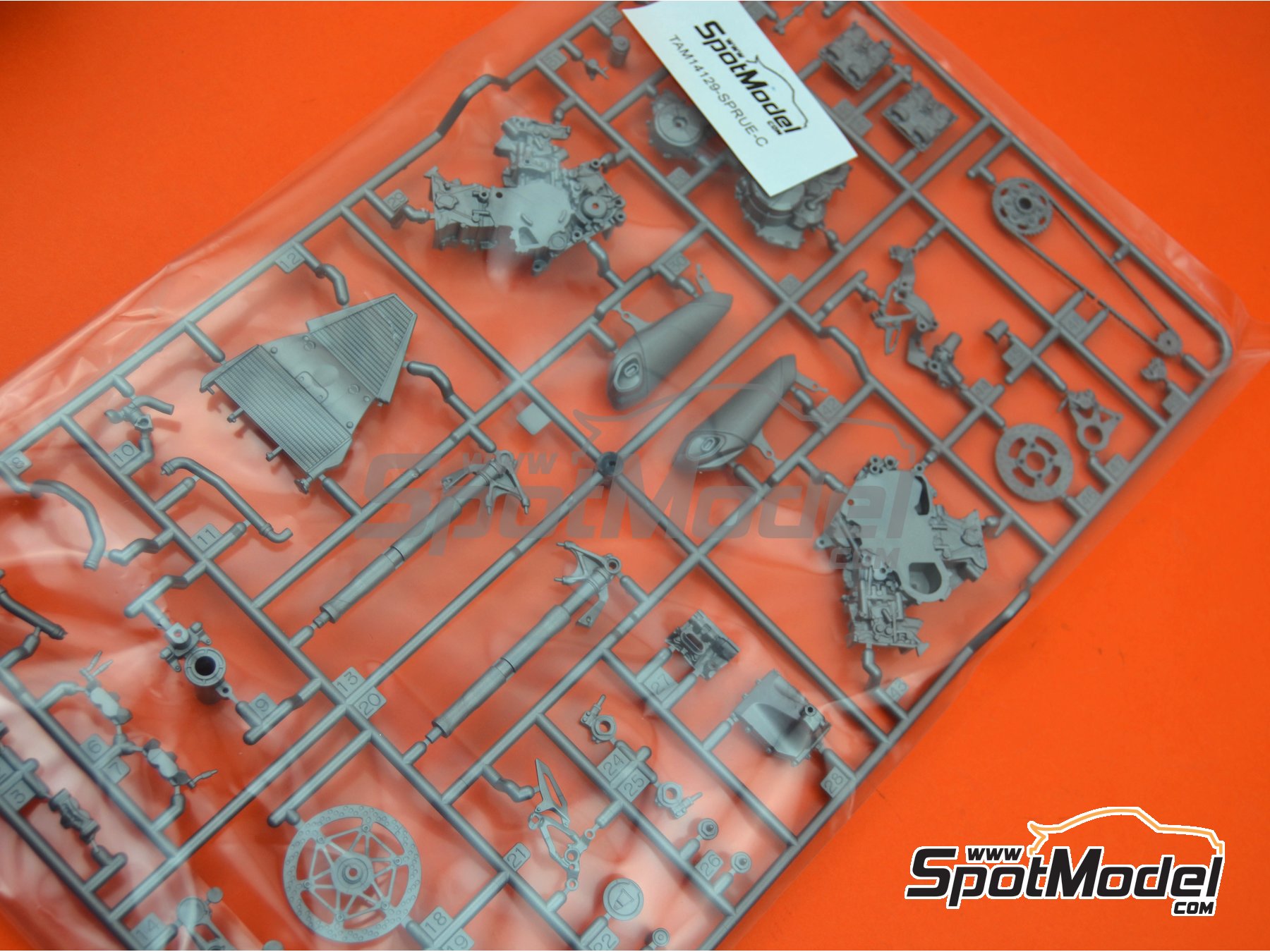 Image 1: Ducati 1199 Panigale S: Partes C | Pieza de reemplazo en escala&nbsp;1/12 fabricado por Tamiya (ref.&nbsp;TAM14129-SPRUE-C, tambien 14129-SPRUE-C)