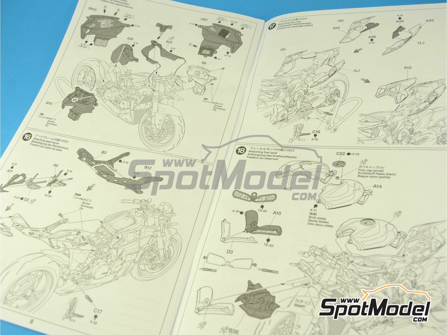 Modellino Ducati 1199 Panigale S 1:12 Tamiya - Kit Da Montare E Colorare