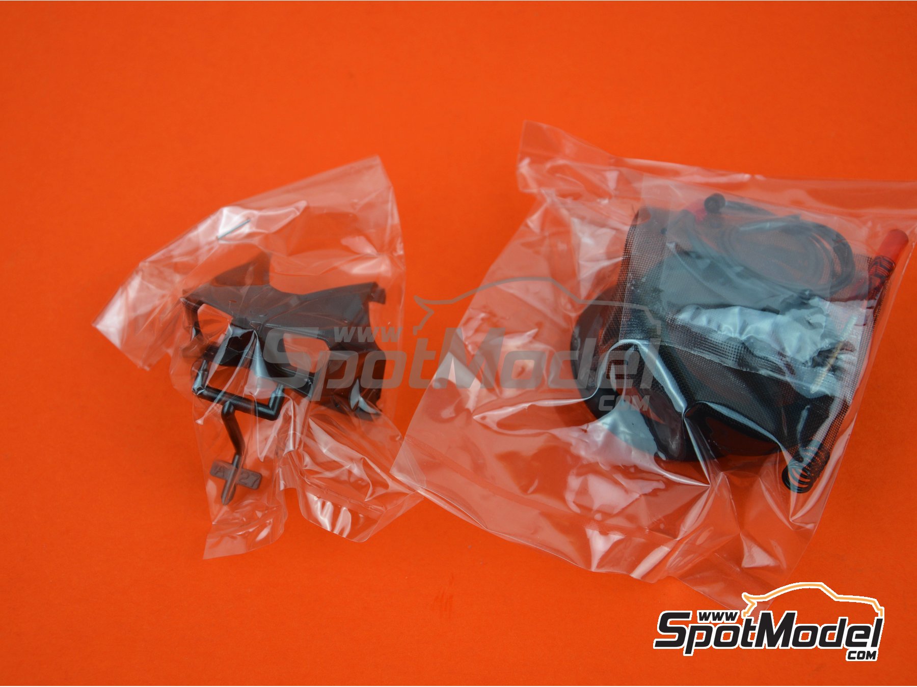 Image 17: Kawasaki Ninja H2R | Motorbike scale model kit in 1/12 scale manufactured by Tamiya (ref.&nbsp;TAM14131, also 4950344141319 and 14131)