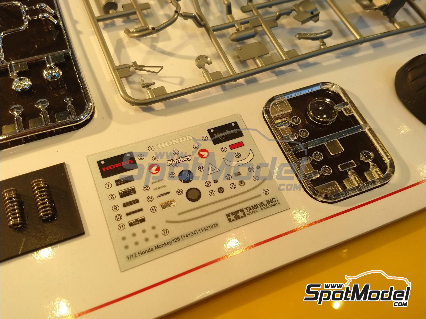 Image 5: Honda Monkey 125 | Motorbike scale model kit in 1/12 scale manufactured by Tamiya (ref.&nbsp;TAM14134, also 4950344141340 and 14134)