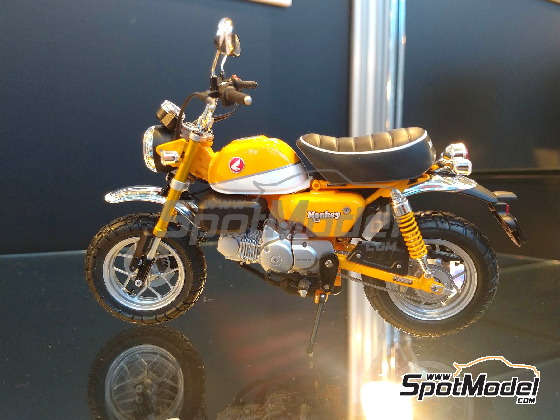 Tamiya 14134: Motorbike scale model kit 1/12 scale - Honda