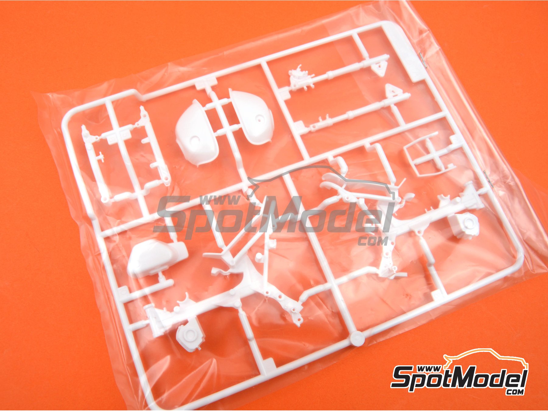 Image 12: Honda Monkey 125 | Motorbike scale model kit in 1/12 scale manufactured by Tamiya (ref.&nbsp;TAM14134, also 4950344141340 and 14134)