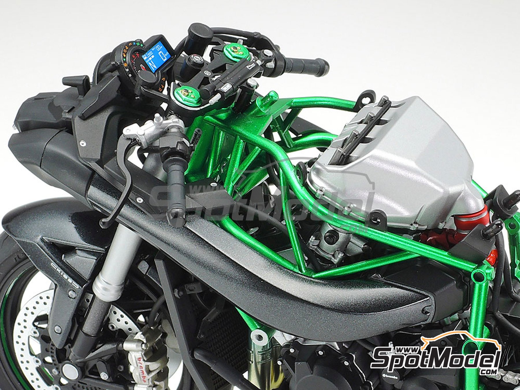 Image 14: Kawasaki Ninja H2 Carbon | Motorbike scale model kit in 1/12 scale manufactured by Tamiya (ref.&nbsp;TAM14136, also 4950344141364 and 14136)