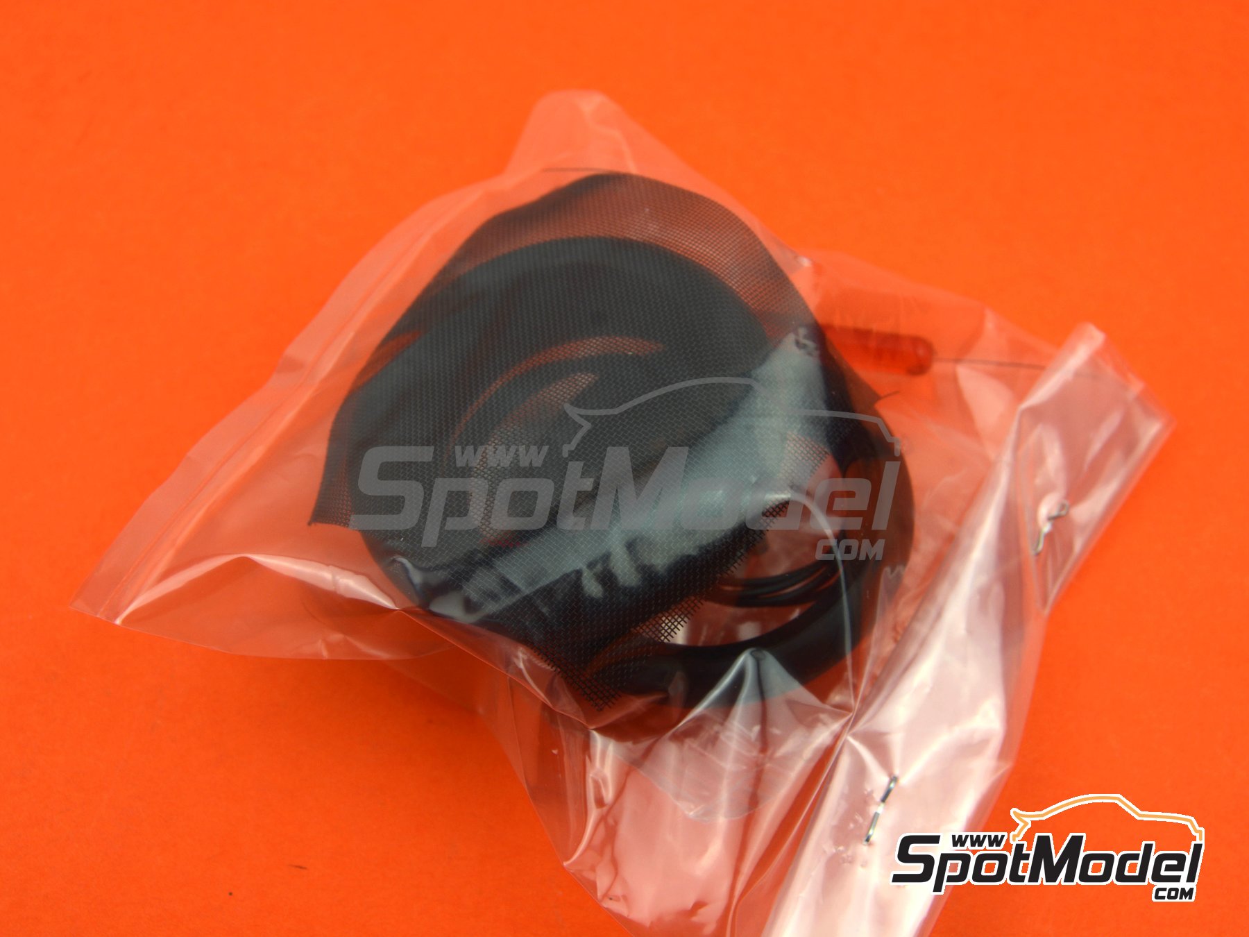 Image 22: Kawasaki Ninja H2 Carbon | Motorbike scale model kit in 1/12 scale manufactured by Tamiya (ref.&nbsp;TAM14136, also 4950344141364 and 14136)