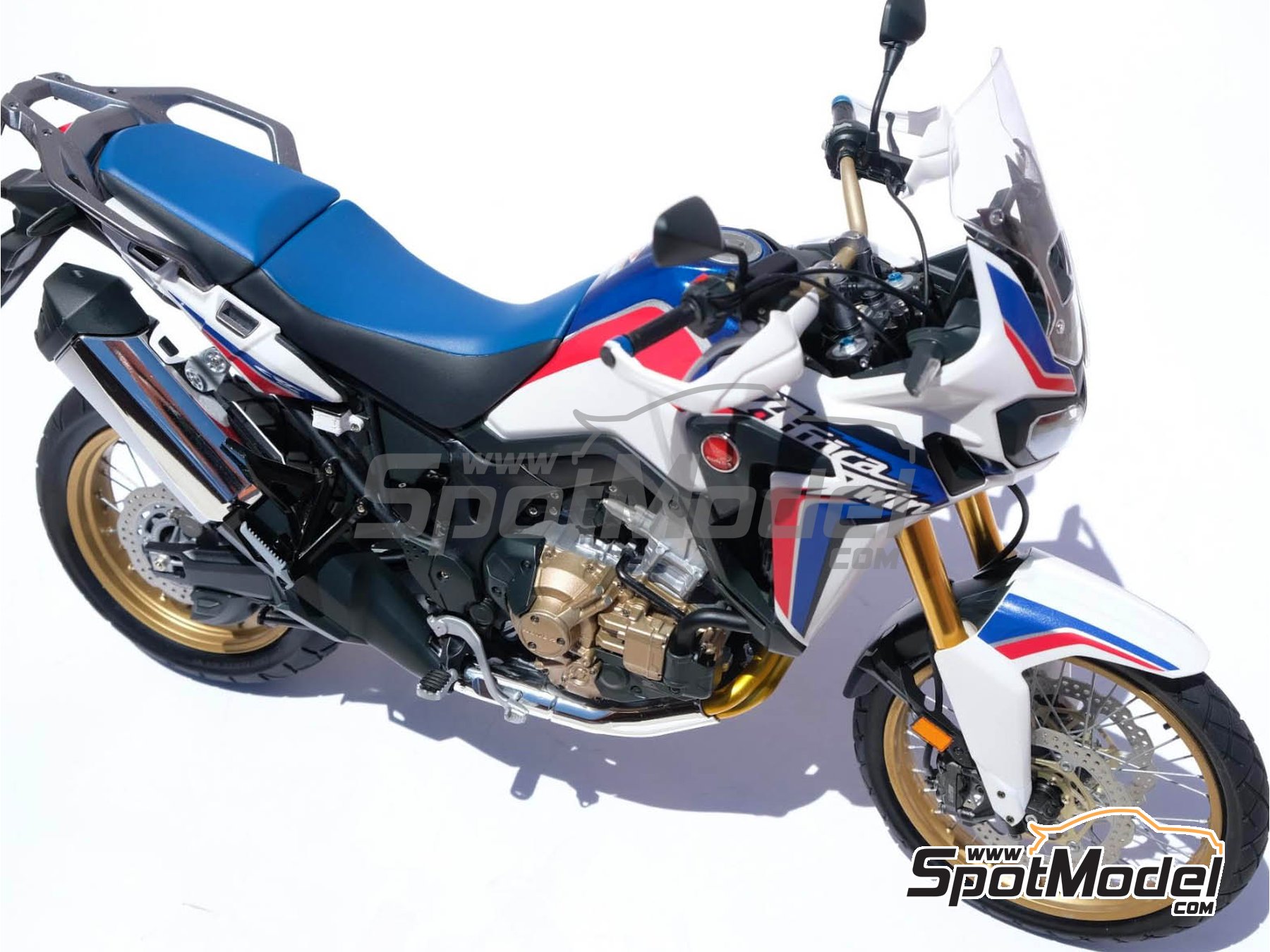 Tamiya 16042: Motorbike scale model kit 1/6 scale - Honda CRF 1000L Africa  Twin Enduro (ref. TAM16042)