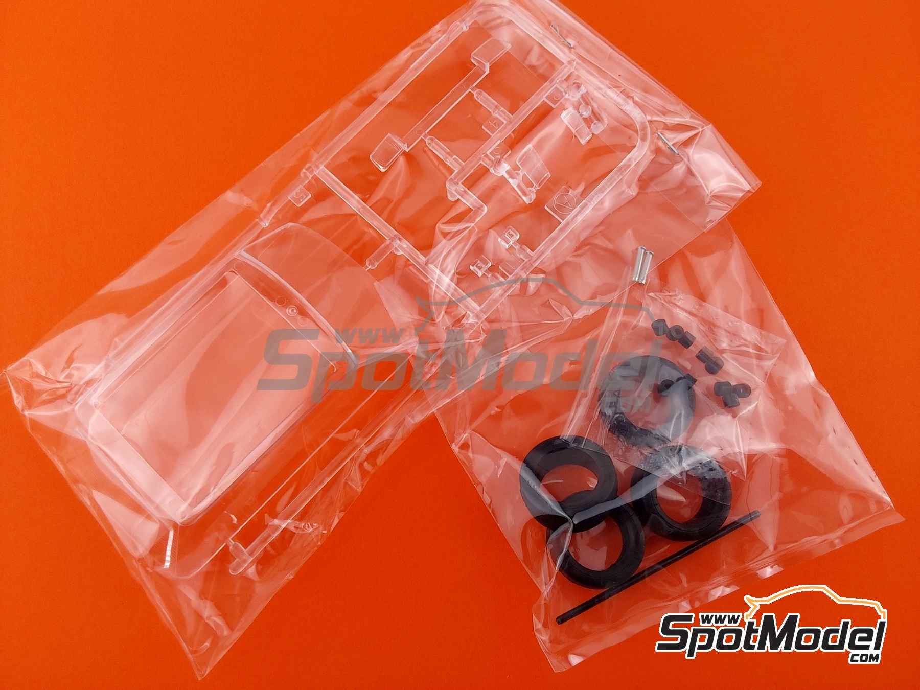 Image 10: Renault 5 Turbo Equipo Galtier Renault Sport patrocinado por Elf - Rally de Monte Carlo - Rallye Automobile de Monte-Carlo 1981 | Maqueta de coche en escala 1/24 fabricado por Tamiya (ref. TAM24027, tambien 24027)