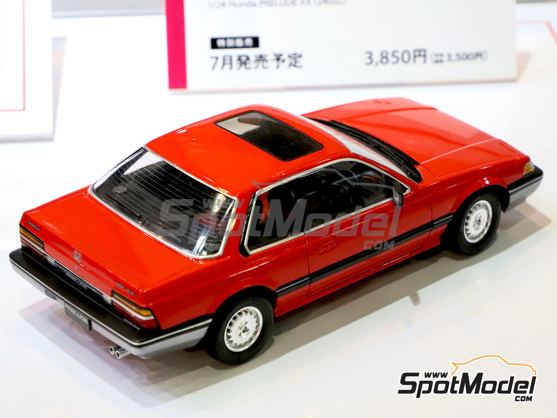 Tamiya 24032: Car scale model kit 1/24 scale - Honda Prelude