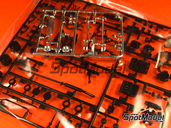 Image 9: Mini Morris Cooper 1275S Mk. 1 | Car scale model kit in 1/24 scale manufactured by Tamiya (ref.&nbsp;TAM24039, also 4950344995110 and 24039)