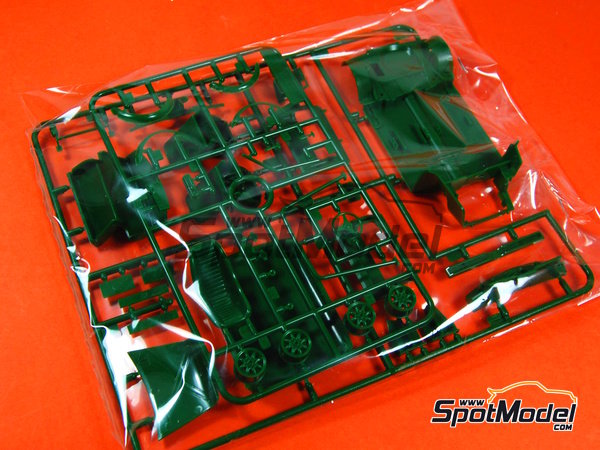 Image 4: Mini Morris Cooper racing | Car scale model kit in 1/24 scale manufactured by Tamiya (ref.&nbsp;TAM24130, also 4950344995202 and 24130)