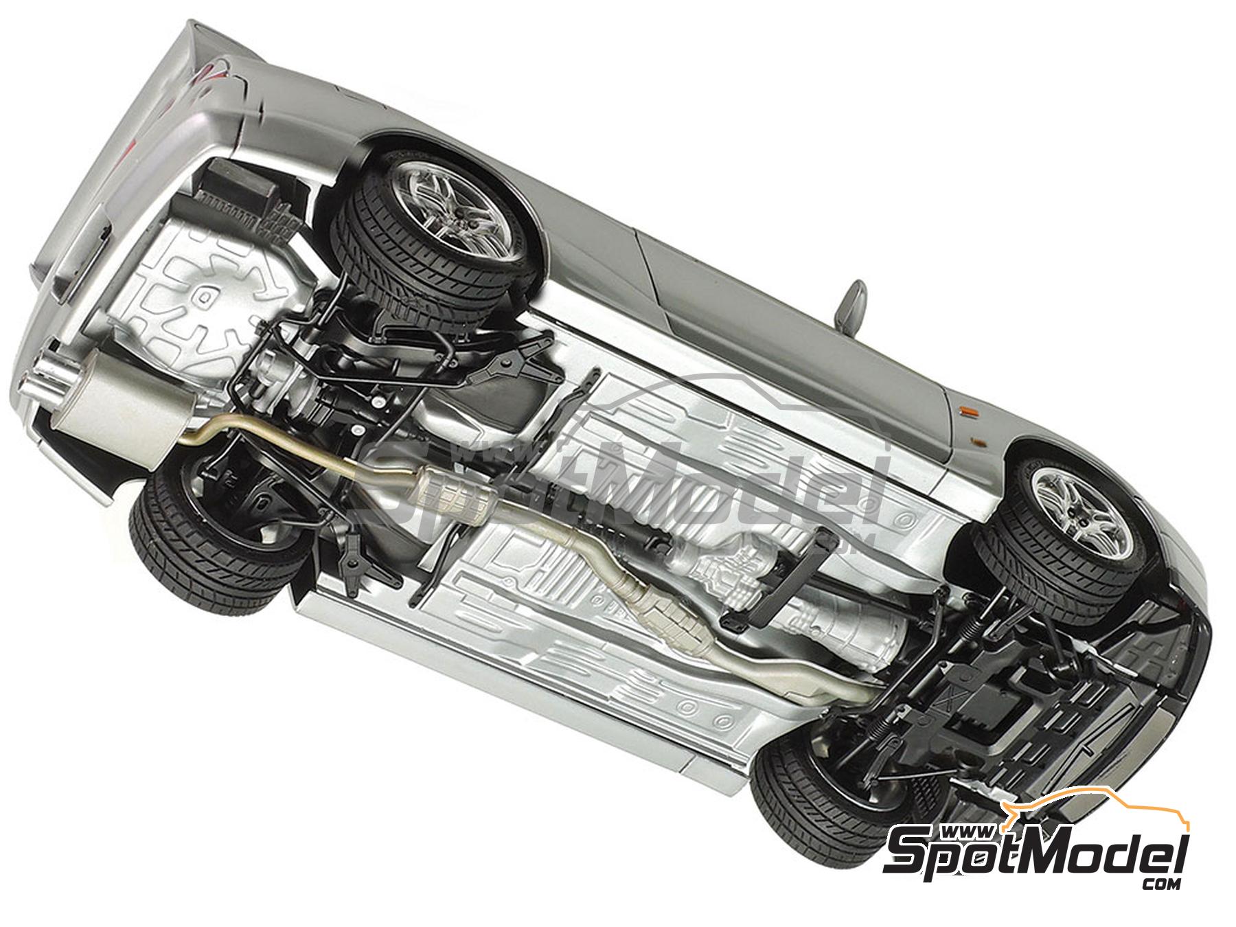 Image 3: Nissan Skyline (R33) GT-R V Spec | Car scale model kit in 1/24 scale manufactured by Tamiya (ref.&nbsp;TAM24145, also 4950344995219 and 24145)