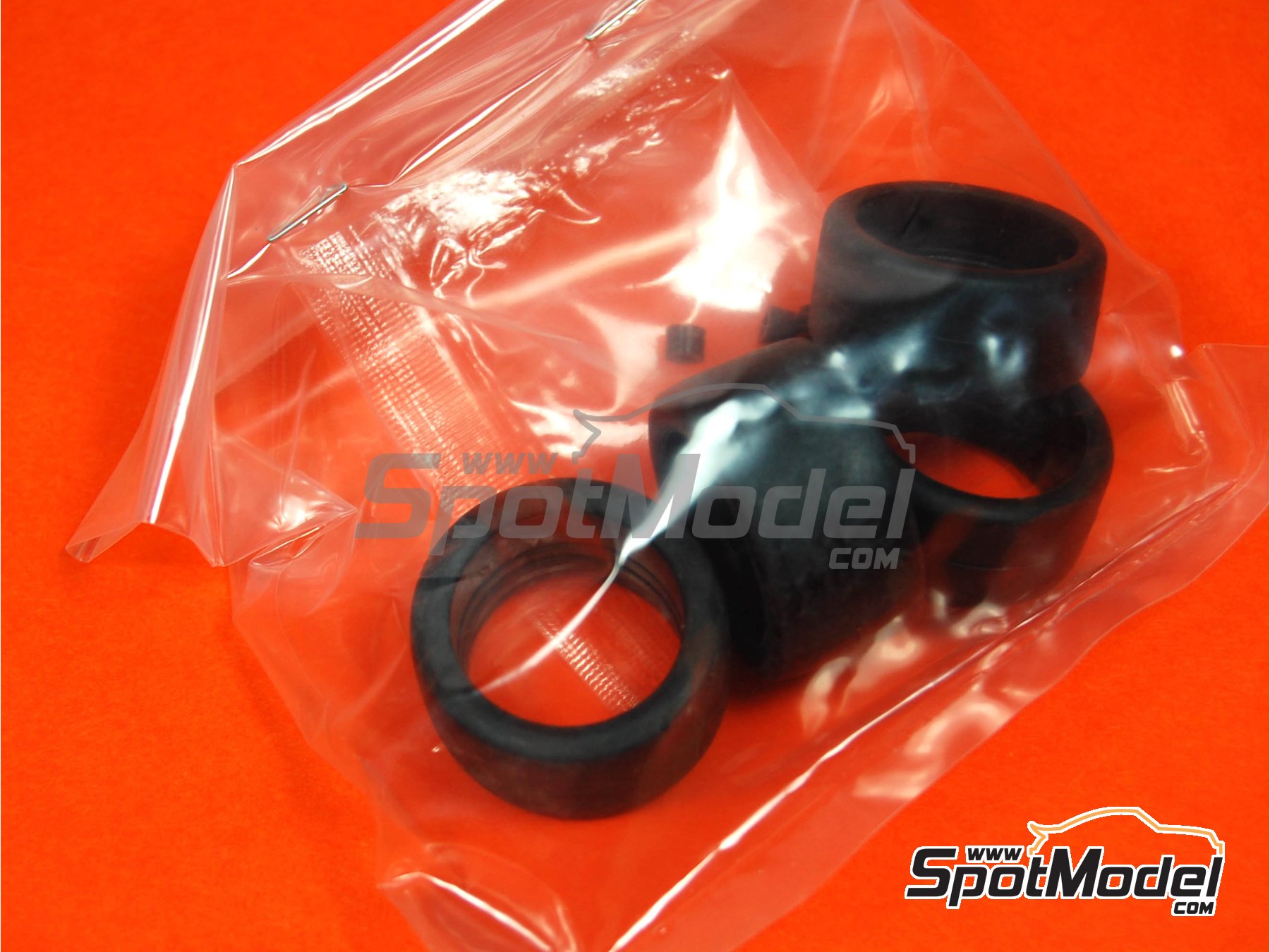 Image 5: Porsche 911 GT1 Porsche AG Team sponsored by Mobil1 - 24 Hours Le Mans 1996 | Car scale model kit in 1/24 scale manufactured by Tamiya (ref.&nbsp;TAM24186, also 4950344995233 and 24186)