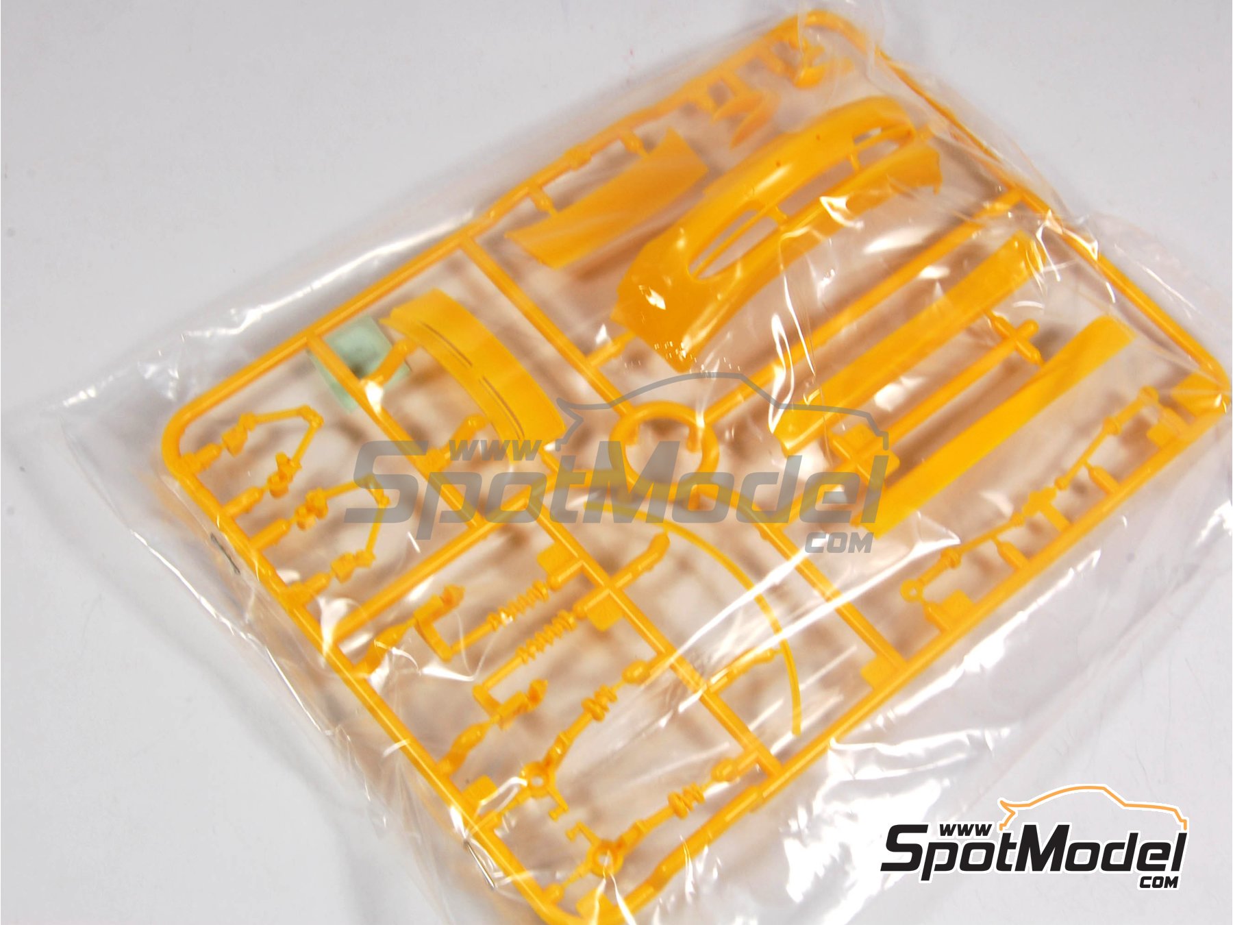 Image 4: Porsche 911 996 GT3 | Maqueta de coche en escala&nbsp;1/24 fabricado por Tamiya (ref.&nbsp;TAM24229, tambien 4950344992959 y 24229)