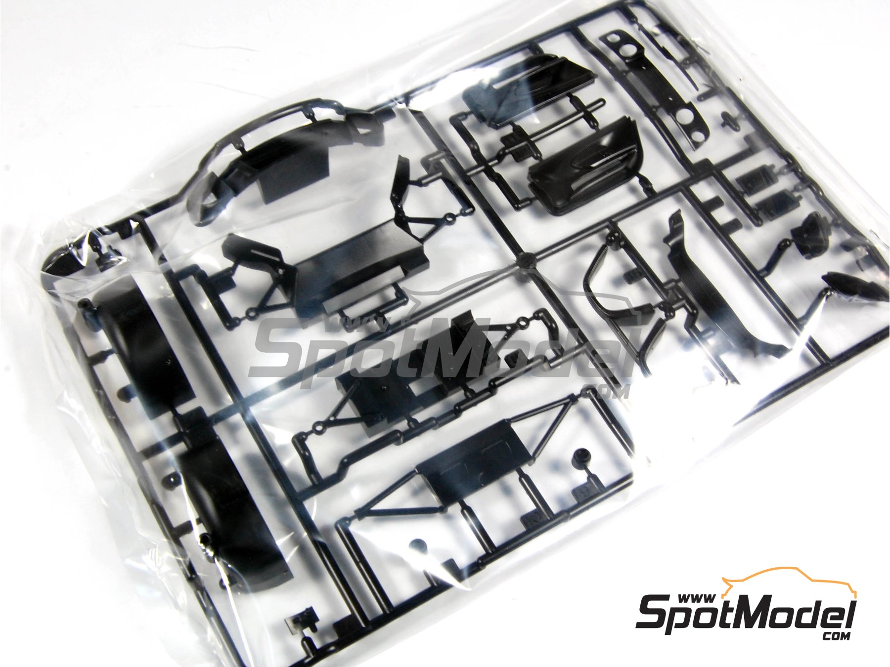 Image 7: Porsche Carrera GT | Maqueta de coche en escala&nbsp;1/24 fabricado por Tamiya (ref.&nbsp;TAM24275, tambien 4950344995349 y 24275)