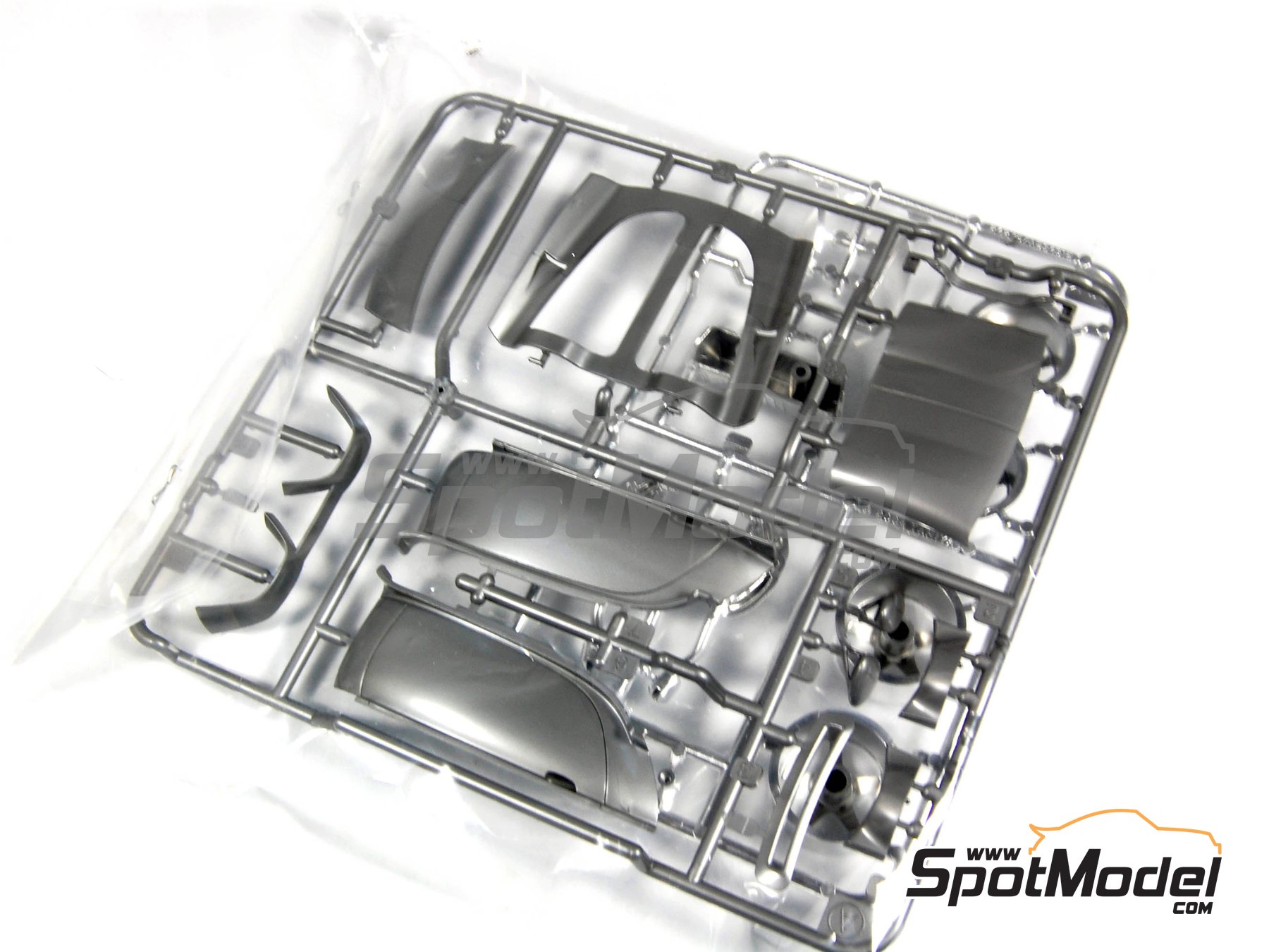 Image 9: Porsche Carrera GT | Maqueta de coche en escala&nbsp;1/24 fabricado por Tamiya (ref.&nbsp;TAM24275, tambien 4950344995349 y 24275)