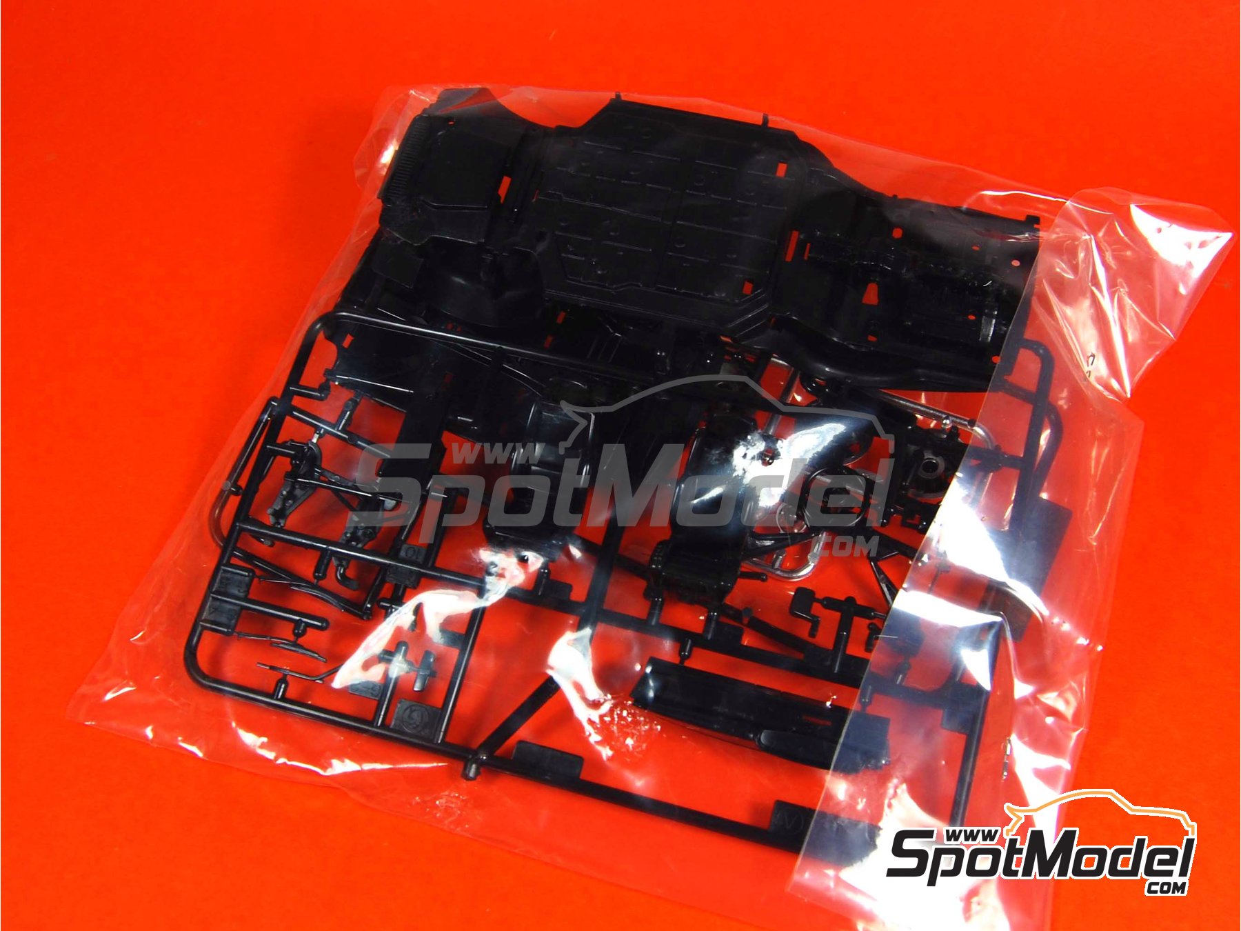 Image 4: Porsche 911 930 Turbo -  1988 | Car scale model kit in 1/24 scale manufactured by Tamiya (ref.&nbsp;TAM24279, also 4950344993352 and 24279)