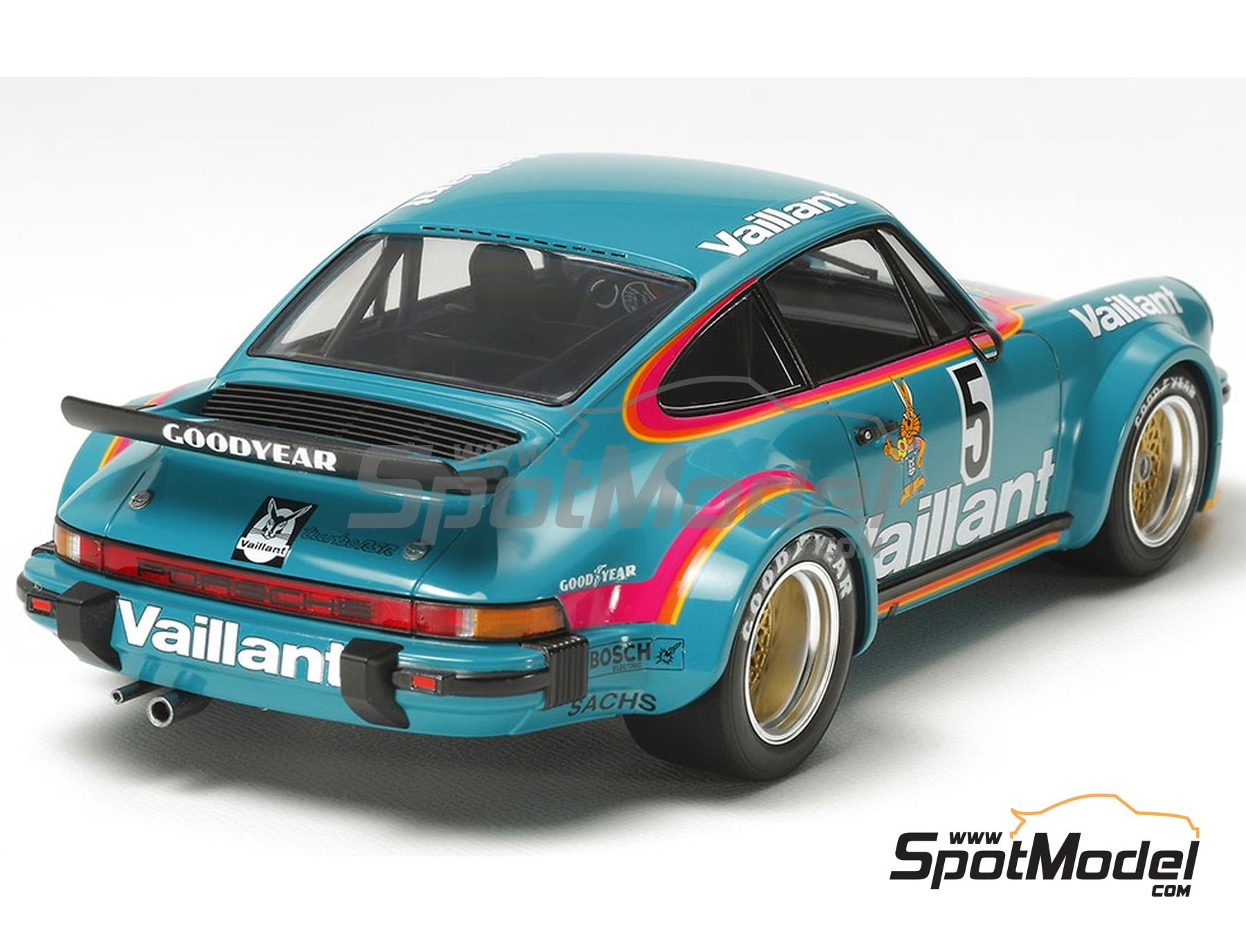 Image 16: Porsche 934 Turbo RSR Group 4 Kremer Racing Team sponsored by Vaillant - German Racing GTs Championship 1976 | Car scale model kit in 1/24 scale manufactured by Tamiya (ref.&nbsp;TAM24334, also 4950344243341 and 24334)