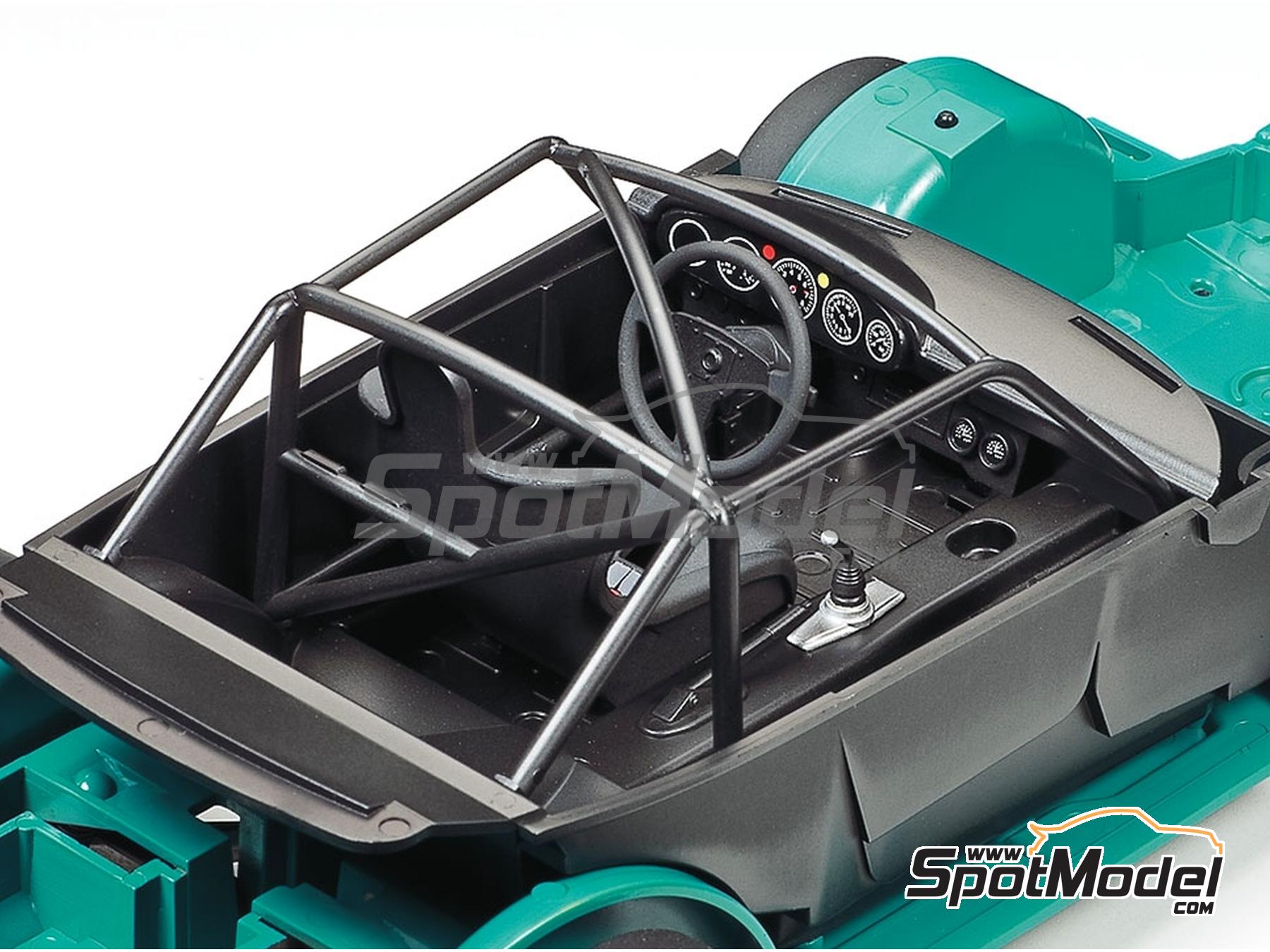 Image 20: Porsche 934 Turbo RSR Group 4 Kremer Racing Team sponsored by Vaillant - German Racing GTs Championship 1976 | Car scale model kit in 1/24 scale manufactured by Tamiya (ref.&nbsp;TAM24334, also 4950344243341 and 24334)