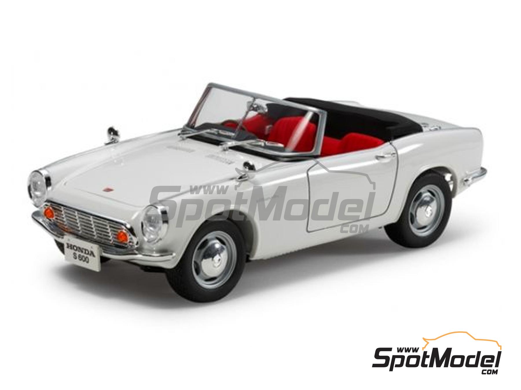 Image 2: Honda S600 | Car scale model kit in 1/24 scale manufactured by Tamiya (ref.&nbsp;TAM24340, also 4950344243402 and 24340)