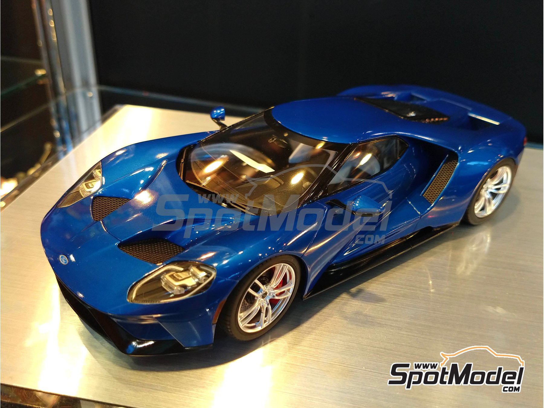 Tamiya 24346 1/24 Scale Model Super Sports Car Kit Ford GT Coupe 