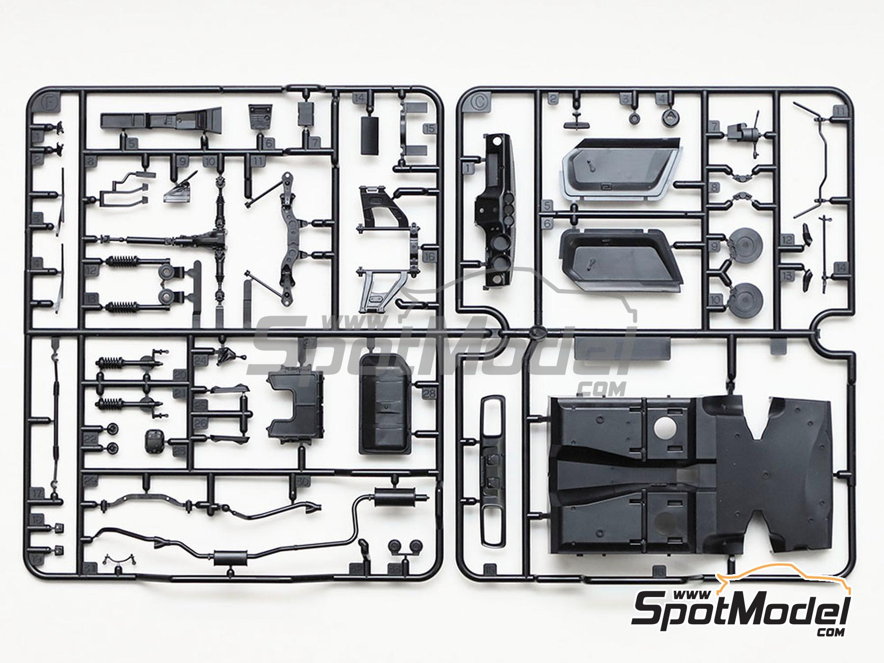 Image 14: Nissan Fairlady 240Z Street Custom | Car scale model kit in 1/24 scale manufactured by Tamiya (ref.&nbsp;TAM24367, also 4950344243679 and 24367)