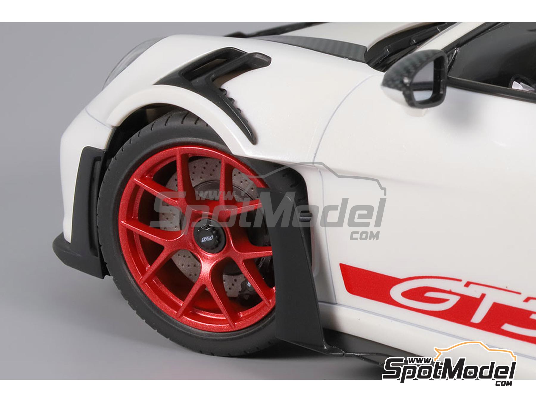 Porsche 991/992 GT3 RS chez Tamiya 08