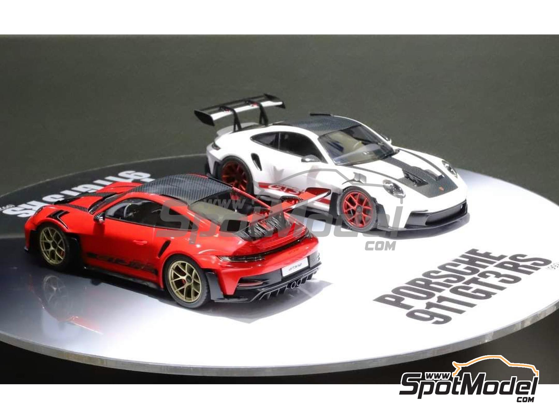 Image 13: Porsche 911 992 GT3 RS | Car scale model kit in 1/24 scale manufactured by Tamiya (ref.&nbsp;TAM24370, also 4950344243709 and 24370)