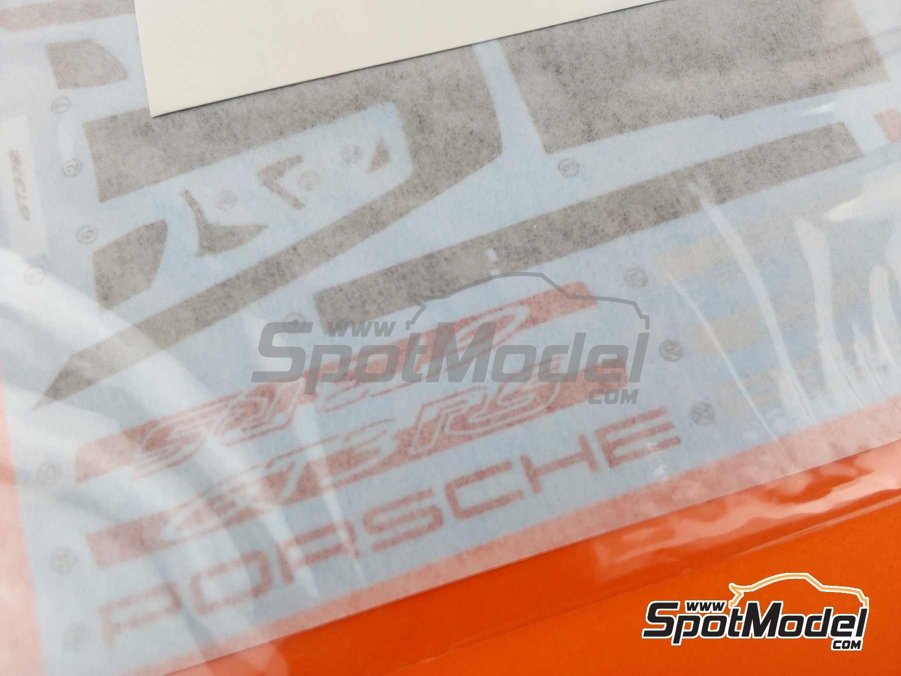 Image 26: Porsche 911 992 GT3 RS | Car scale model kit in 1/24 scale manufactured by Tamiya (ref.&nbsp;TAM24370, also 4950344243709 and 24370)