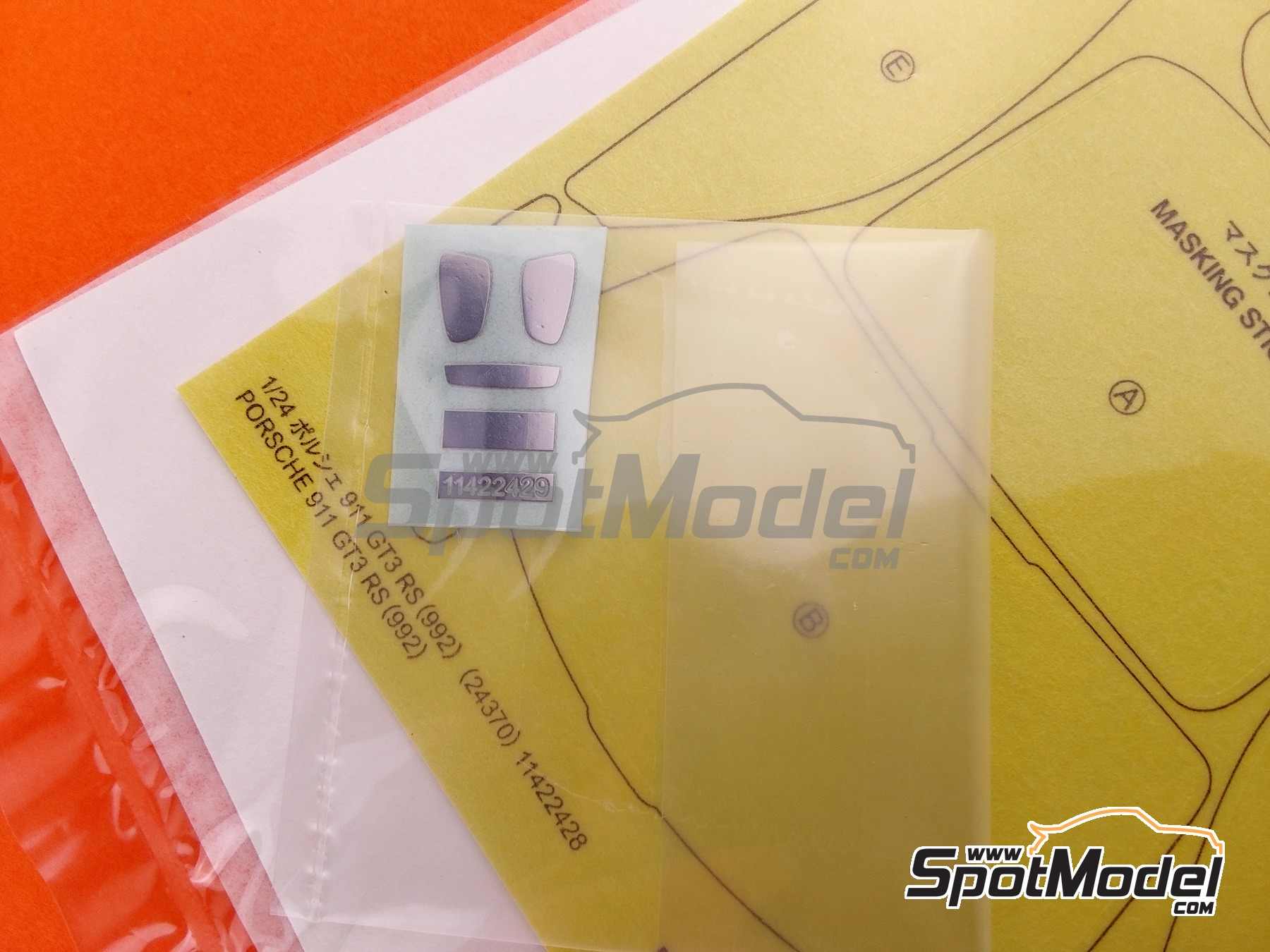 Image 28: Porsche 911 992 GT3 RS | Car scale model kit in 1/24 scale manufactured by Tamiya (ref.&nbsp;TAM24370, also 4950344243709 and 24370)