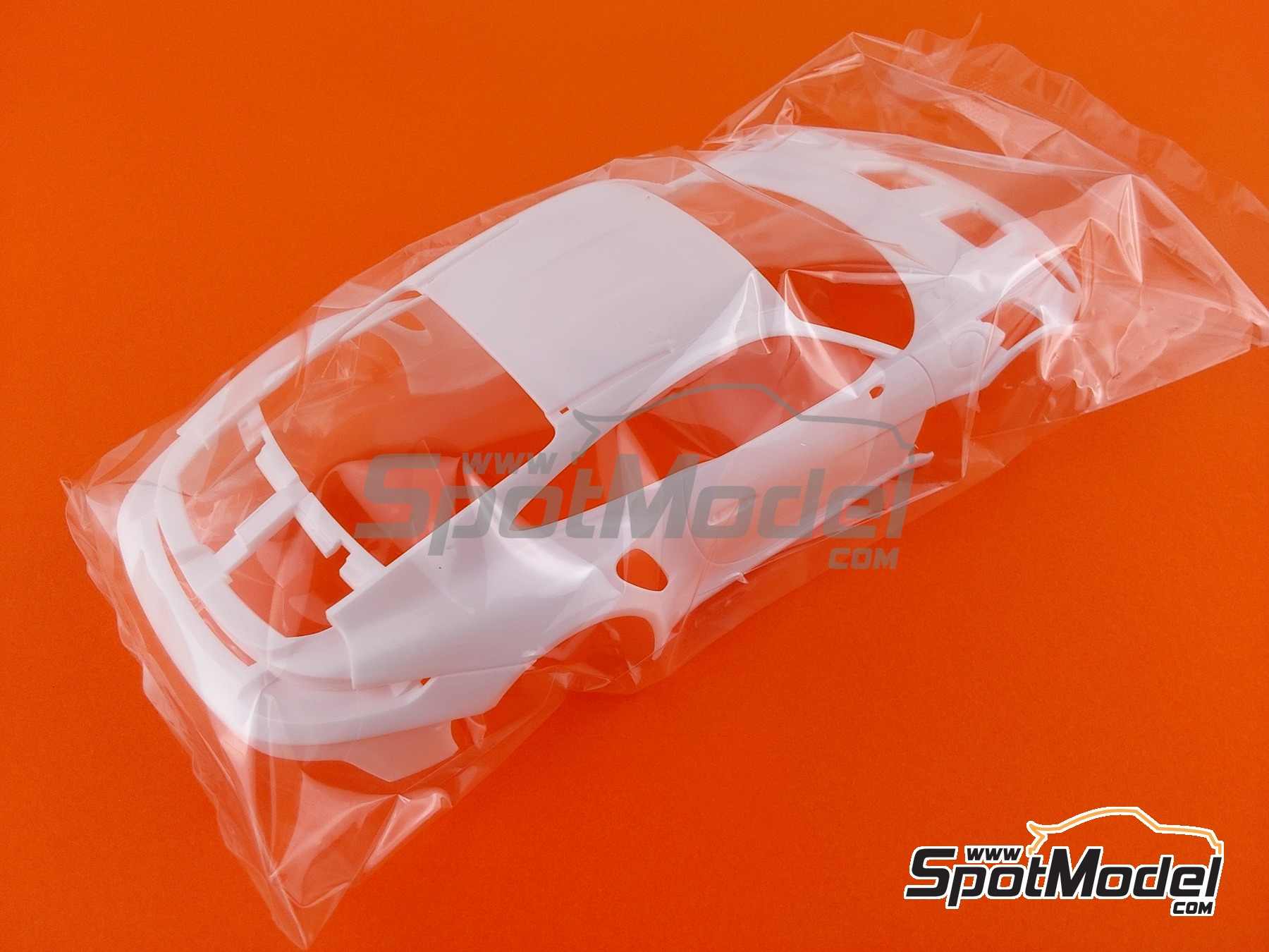 Image 36: Porsche 911 992 GT3 RS | Car scale model kit in 1/24 scale manufactured by Tamiya (ref.&nbsp;TAM24370, also 4950344243709 and 24370)