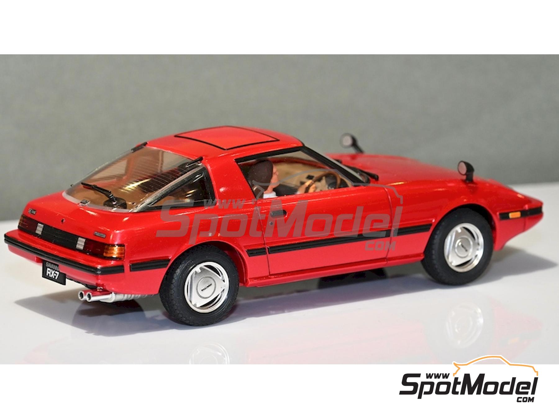 Image 3: Mazda Savanna RX-7 | Car scale model kit in 1/24 scale manufactured by Tamiya (ref.&nbsp;TAM24375, also 4950344243754 and 24375)