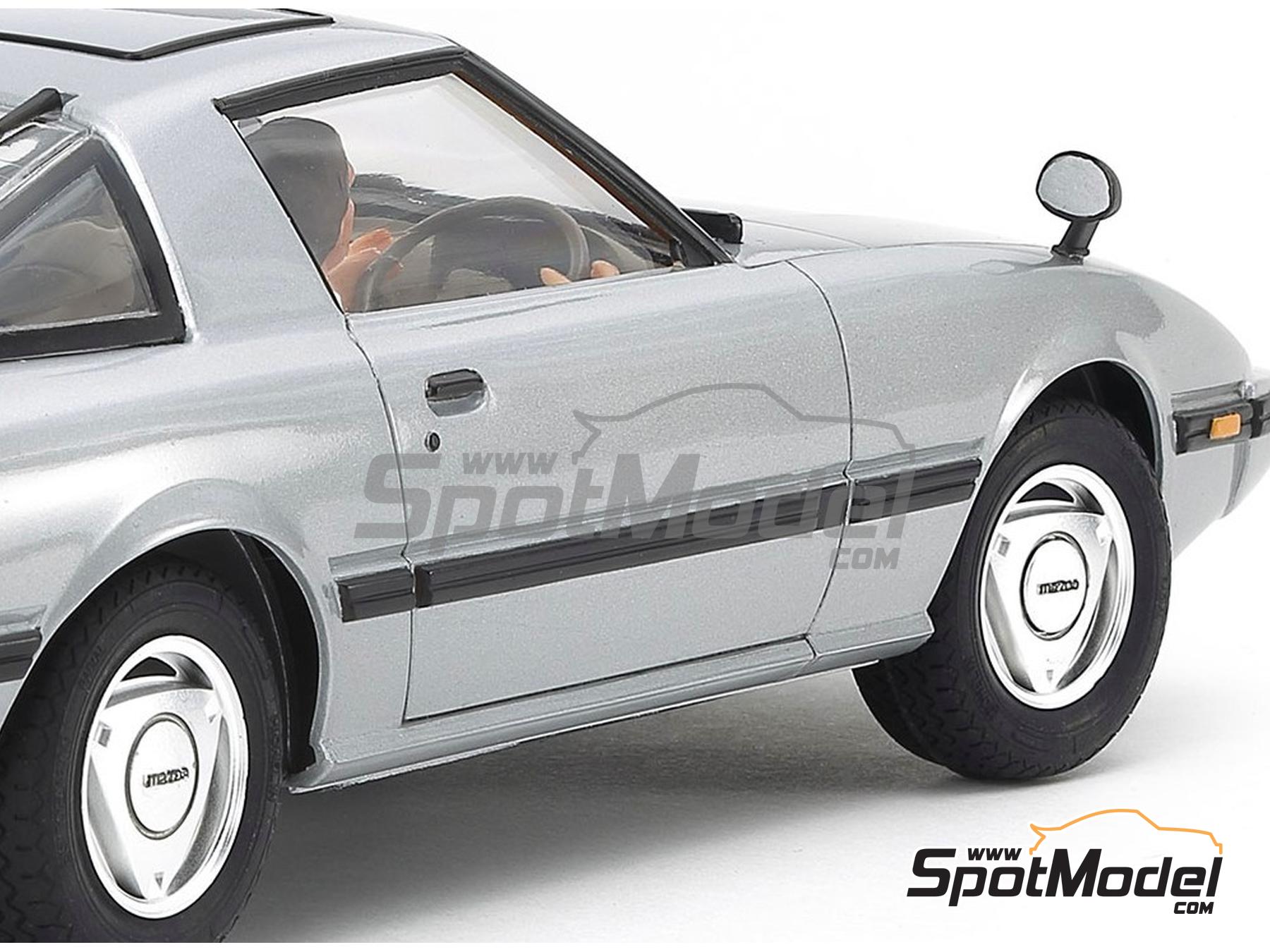 Image 8: Mazda Savanna RX-7 | Car scale model kit in 1/24 scale manufactured by Tamiya (ref.&nbsp;TAM24375, also 4950344243754 and 24375)