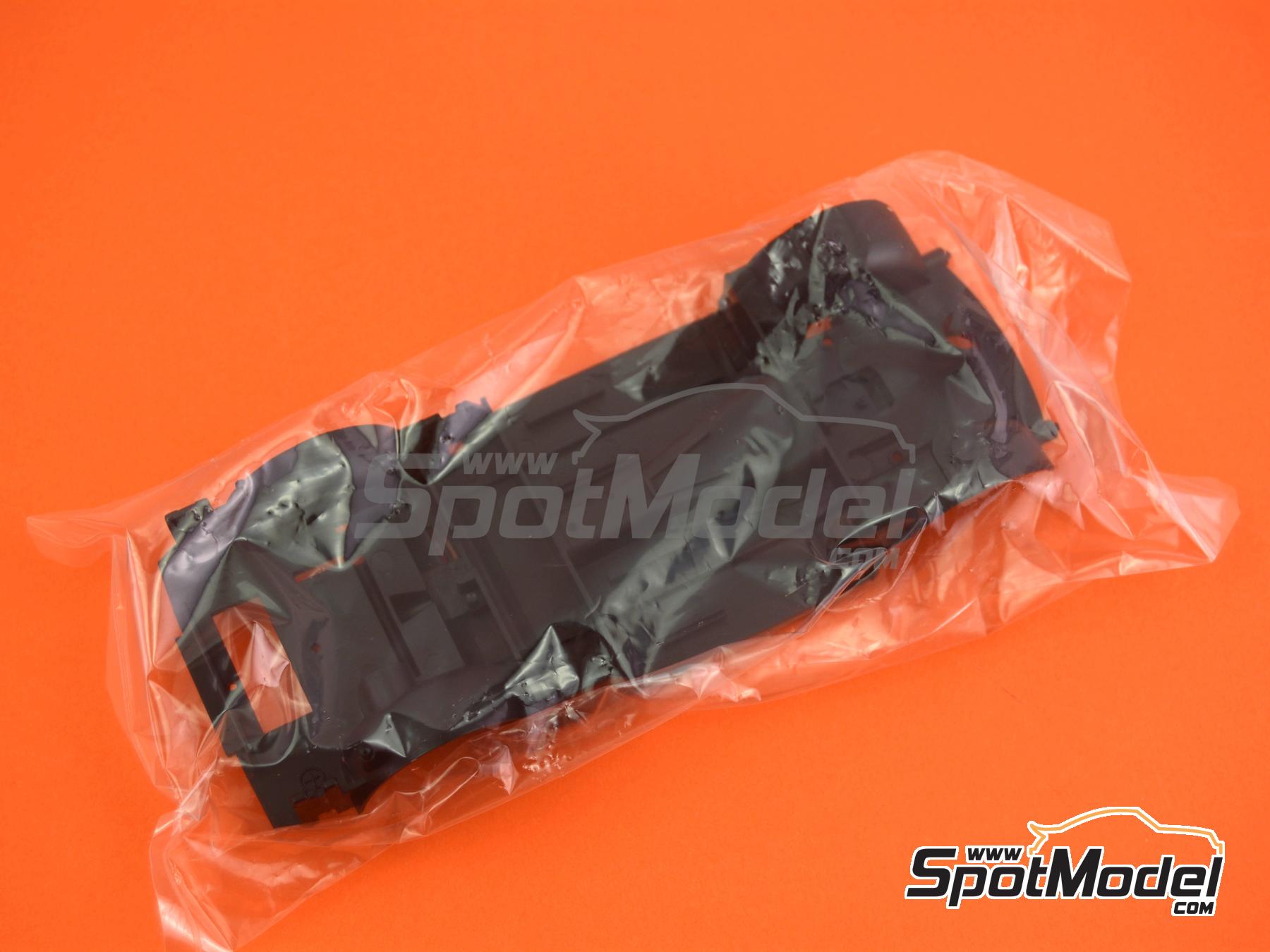 Image 18: Mazda Savanna RX-7 | Car scale model kit in 1/24 scale manufactured by Tamiya (ref.&nbsp;TAM24375, also 4950344243754 and 24375)