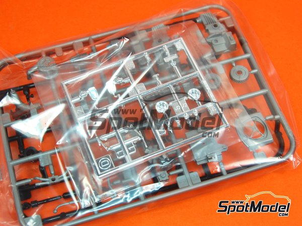 Image 5: Citro&euml;n 2CV | Model car kit in 1/24 scale manufactured by Tamiya (ref.&nbsp;TAM25415, also 25415)