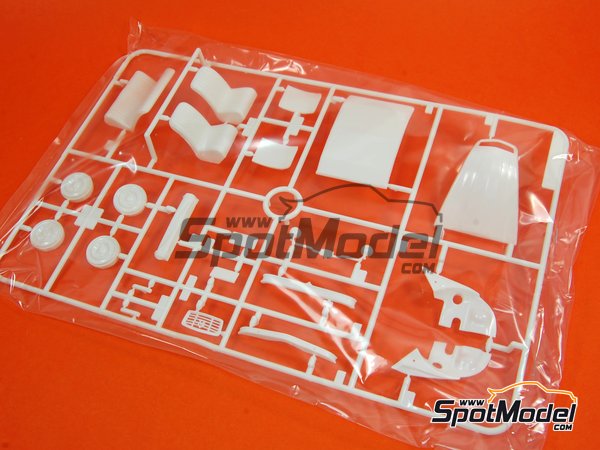 Image 9: Citro&euml;n 2CV | Model car kit in 1/24 scale manufactured by Tamiya (ref.&nbsp;TAM25415, also 25415)