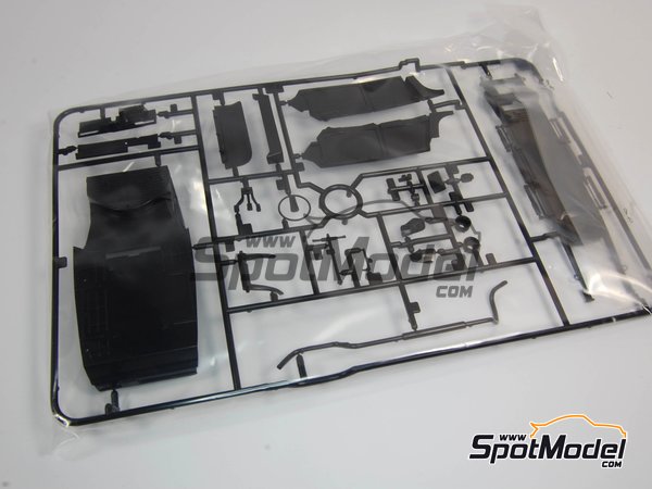 Image 10: Citro&euml;n 2CV | Model car kit in 1/24 scale manufactured by Tamiya (ref.&nbsp;TAM25415, also 25415)