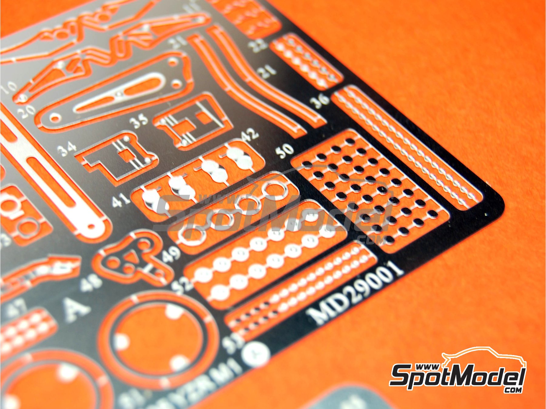Image 13: Yamaha YZR-M1 - Motorcycle World Championship 2005 | Detail up set in 1/12 scale manufactured by Top Studio (ref.&nbsp;MD29001)