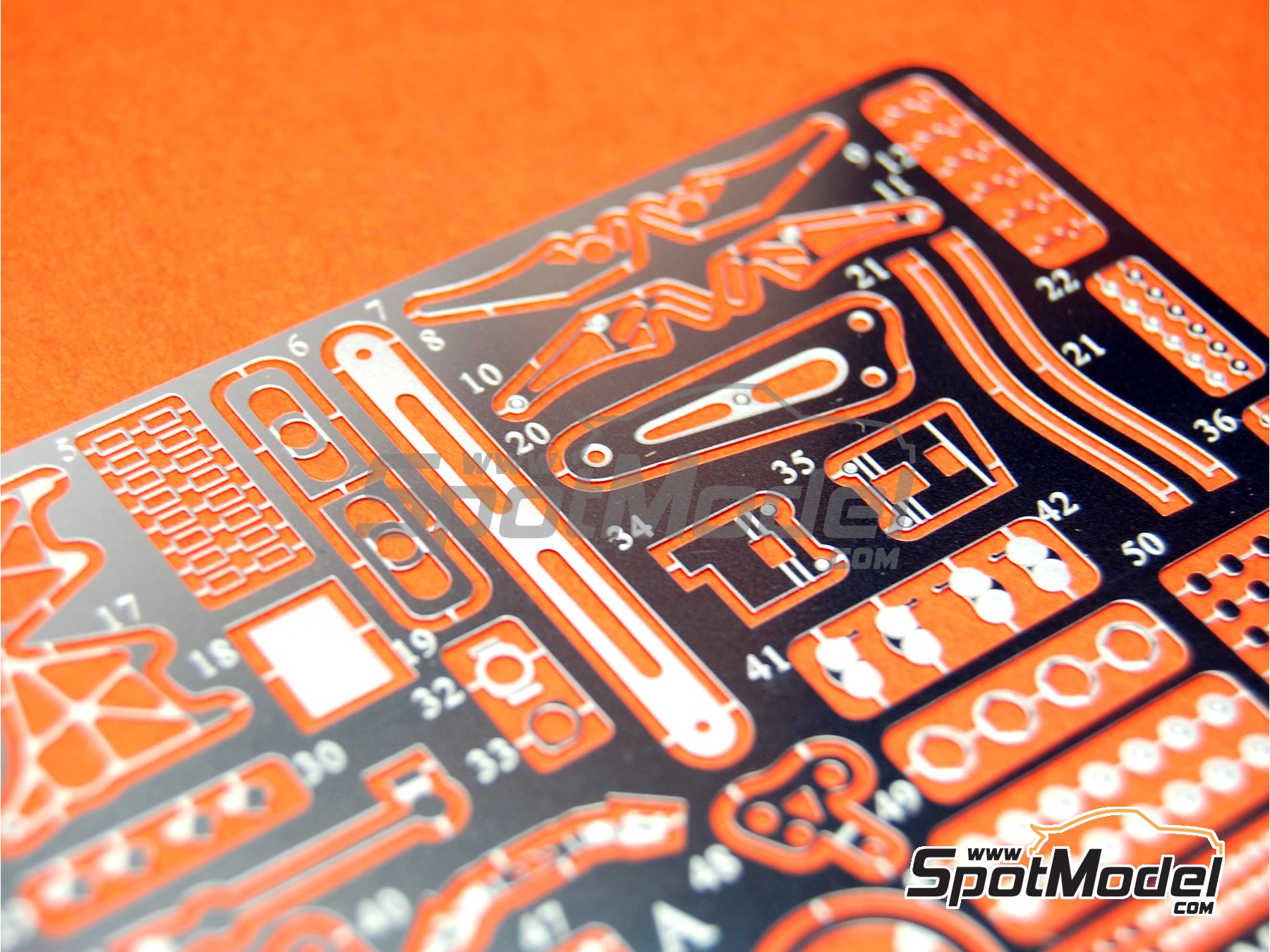 Image 14: Yamaha YZR-M1 - Motorcycle World Championship 2005 | Detail up set in 1/12 scale manufactured by Top Studio (ref.&nbsp;MD29001)