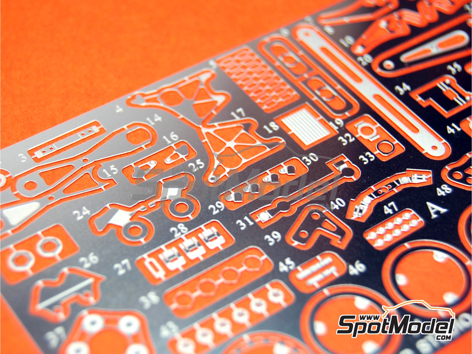 Image 15: Yamaha YZR-M1 - Motorcycle World Championship 2005 | Detail up set in 1/12 scale manufactured by Top Studio (ref.&nbsp;MD29001)