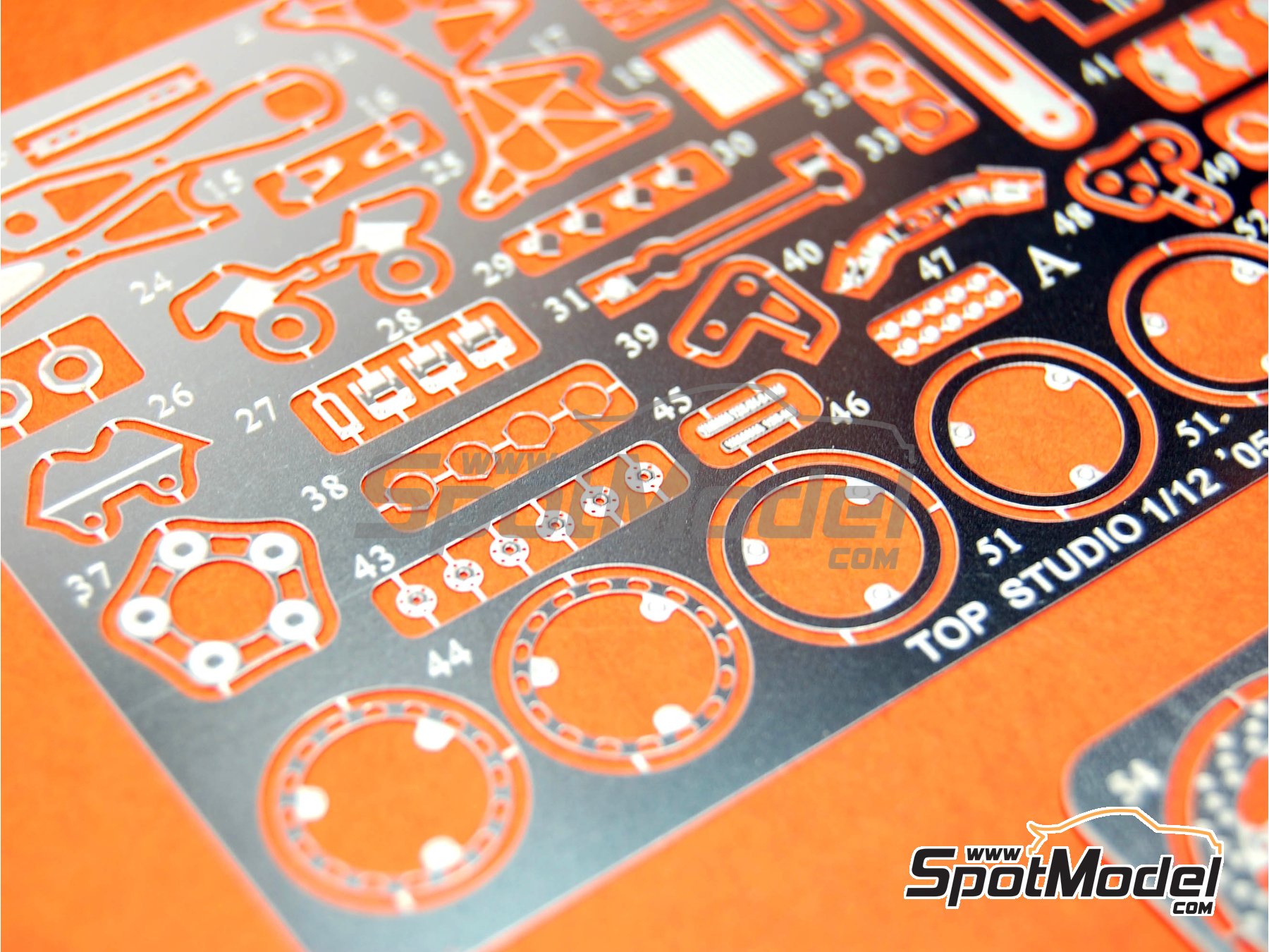 Image 16: Yamaha YZR-M1 - Motorcycle World Championship 2005 | Detail up set in 1/12 scale manufactured by Top Studio (ref.&nbsp;MD29001)