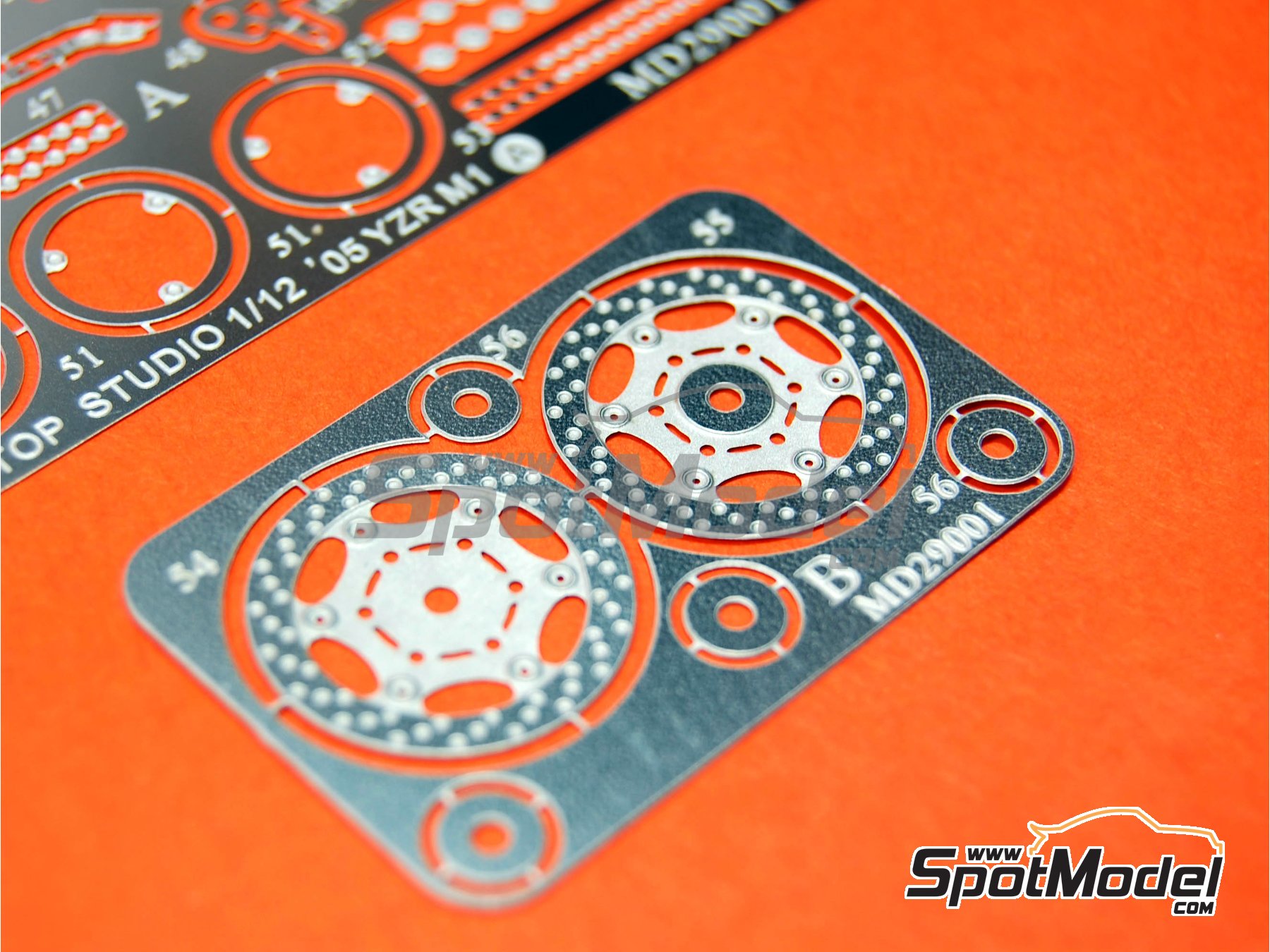 Image 17: Yamaha YZR-M1 - Motorcycle World Championship 2005 | Detail up set in 1/12 scale manufactured by Top Studio (ref.&nbsp;MD29001)