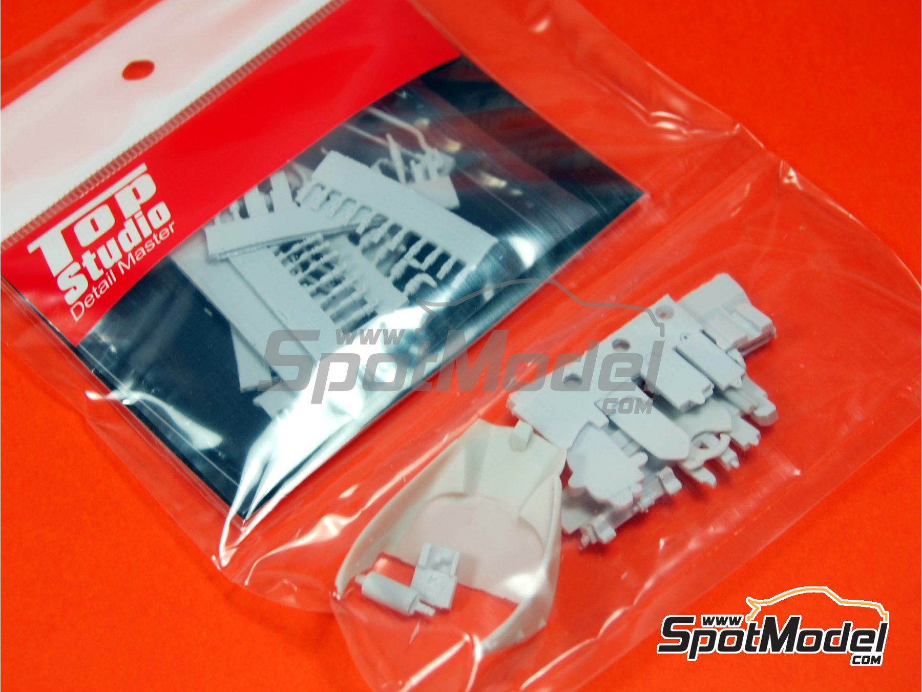 Image 8: Yamaha YZR-M1 - Motorcycle World Championship 2004 | Detail up set in 1/12 scale manufactured by Top Studio (ref.&nbsp;MD29002)