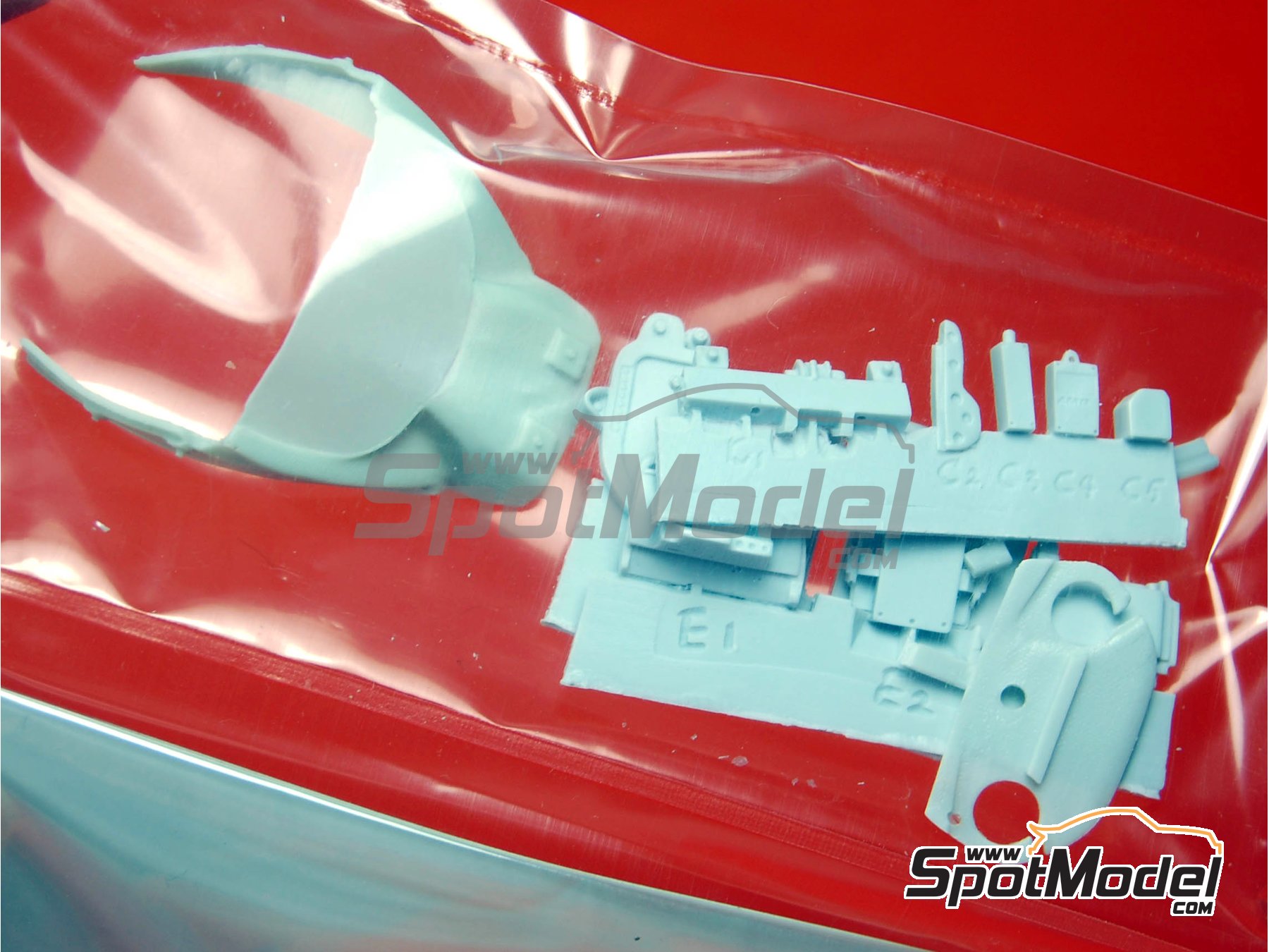 Image 11: Yamaha YZR-M1 - Motorcycle World Championship 2004 | Detail up set in 1/12 scale manufactured by Top Studio (ref.&nbsp;MD29002)